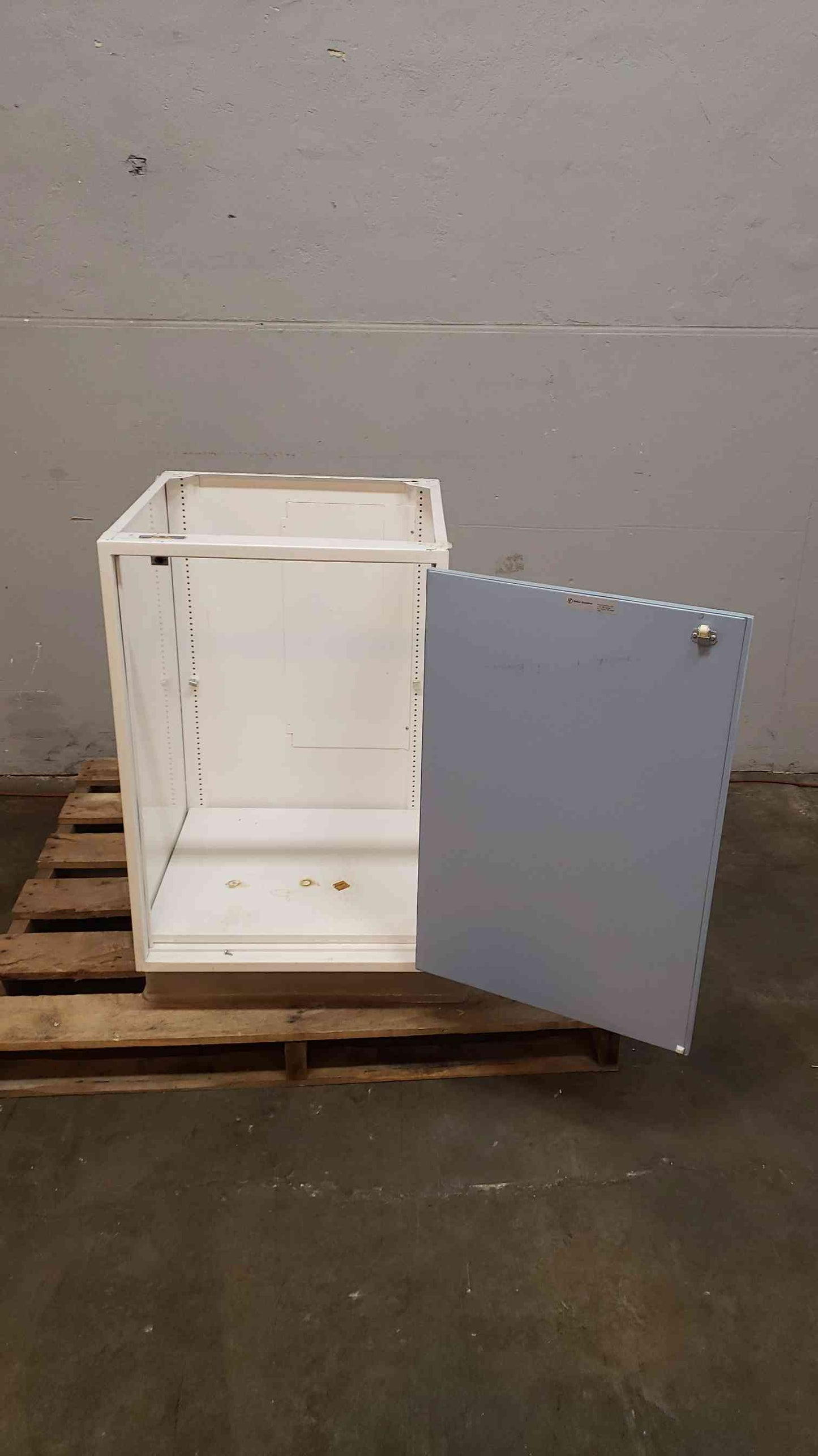 21" Fisher Hamilton Casework W/ 1 Door(3872AA)