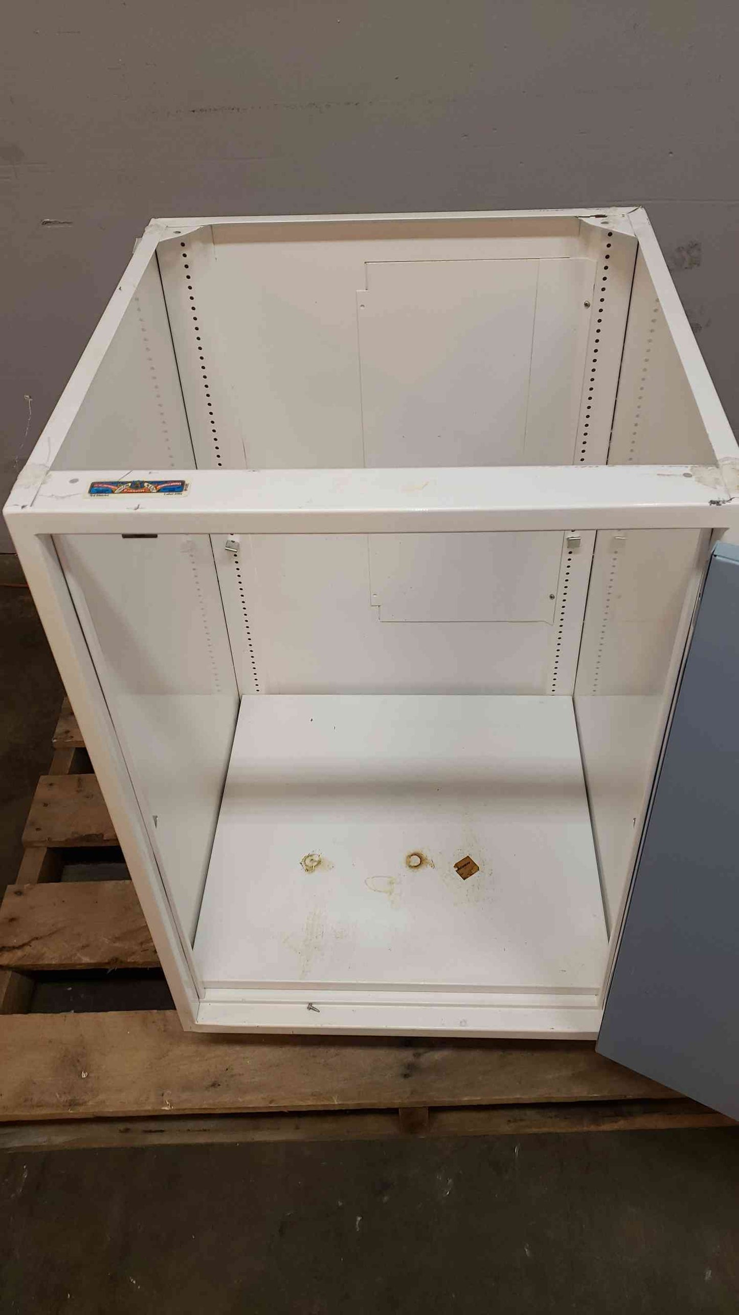 21" Fisher Hamilton Casework W/ 1 Door(3872AA)