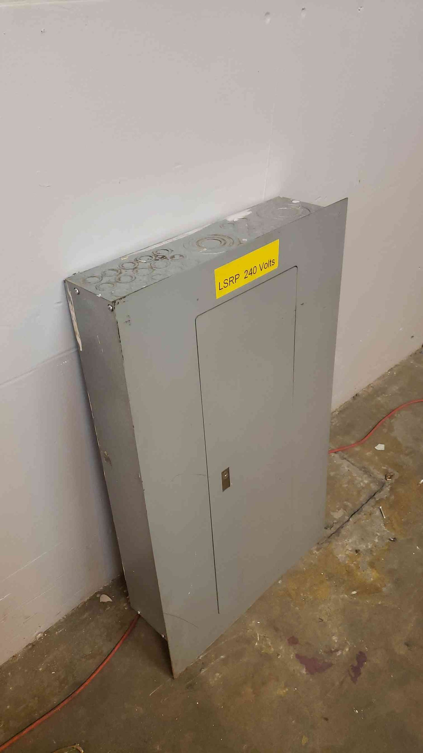 30A Square D 120/240V 1PH MHC35F W/ Main Breaker Panel Board(100296)