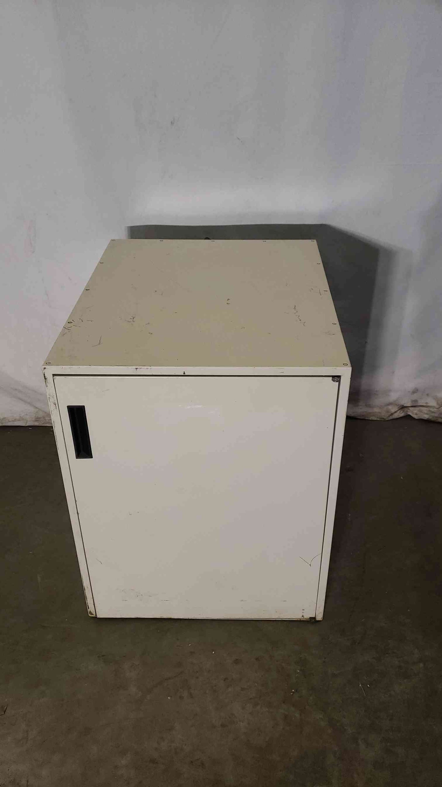 24x29x22 Flammable Cabinet(100250)