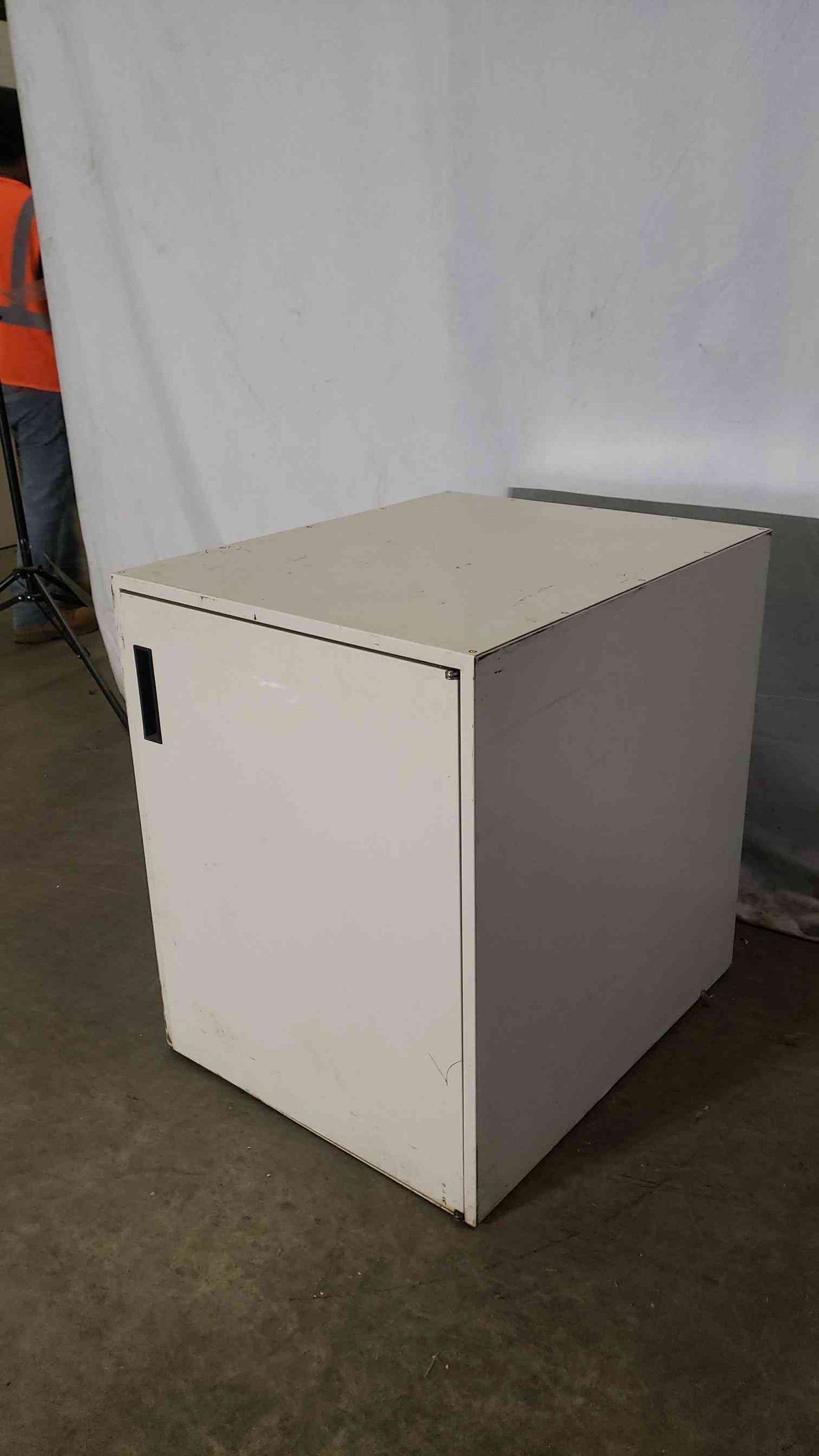 24x29x22 Flammable Cabinet(100250)
