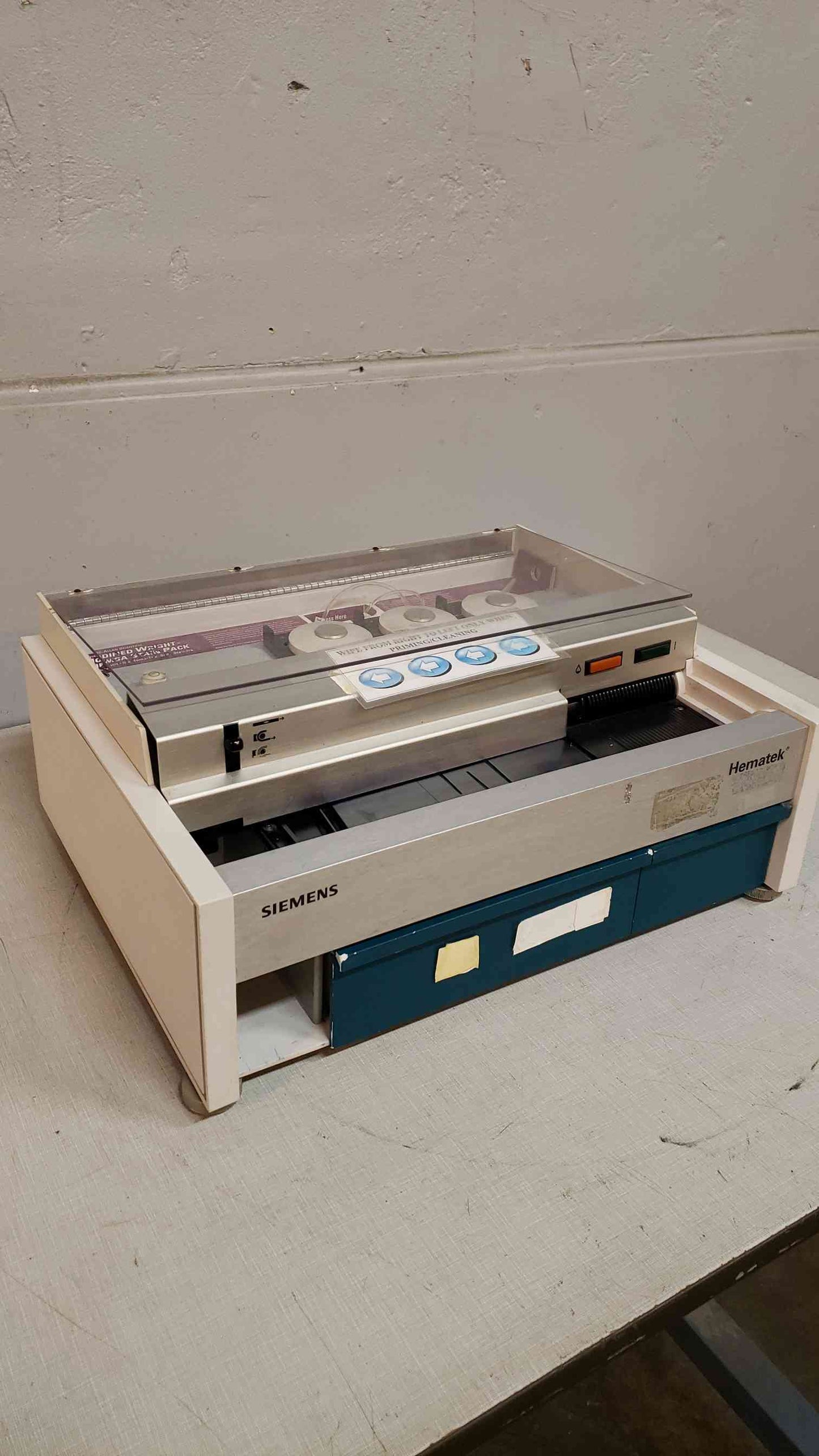 AS-IS Siemens Hematek Slide Stainer 4488C203114 NOT WORKING(for parts ).