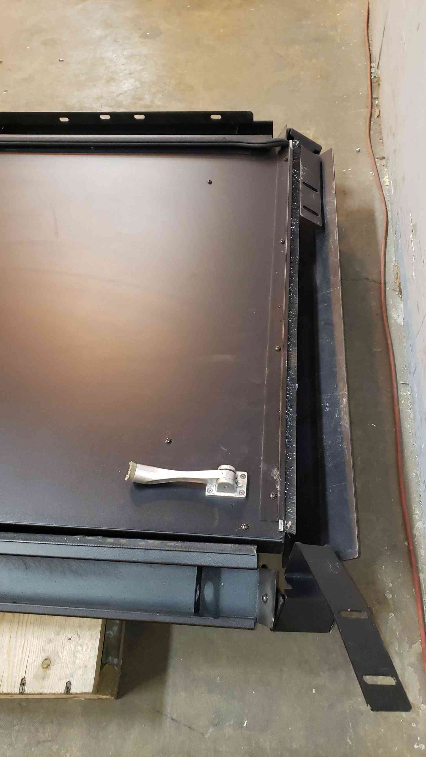 APC In Row Containment Black Door W/ Frame (SKU: 5480AA)(5480AA)