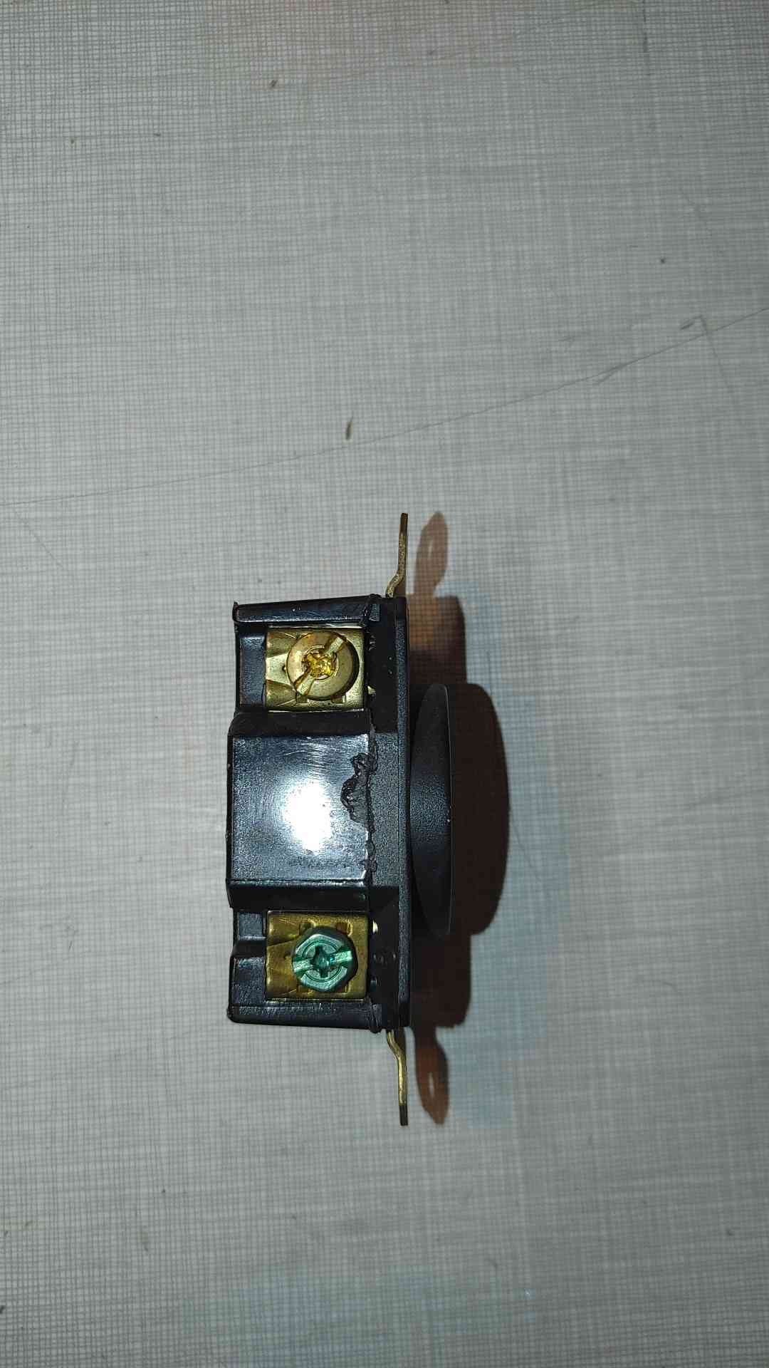 *Pickup Only* 30a 250v L15 30R Electrical Outlet Receptacle(S6LLST4687)