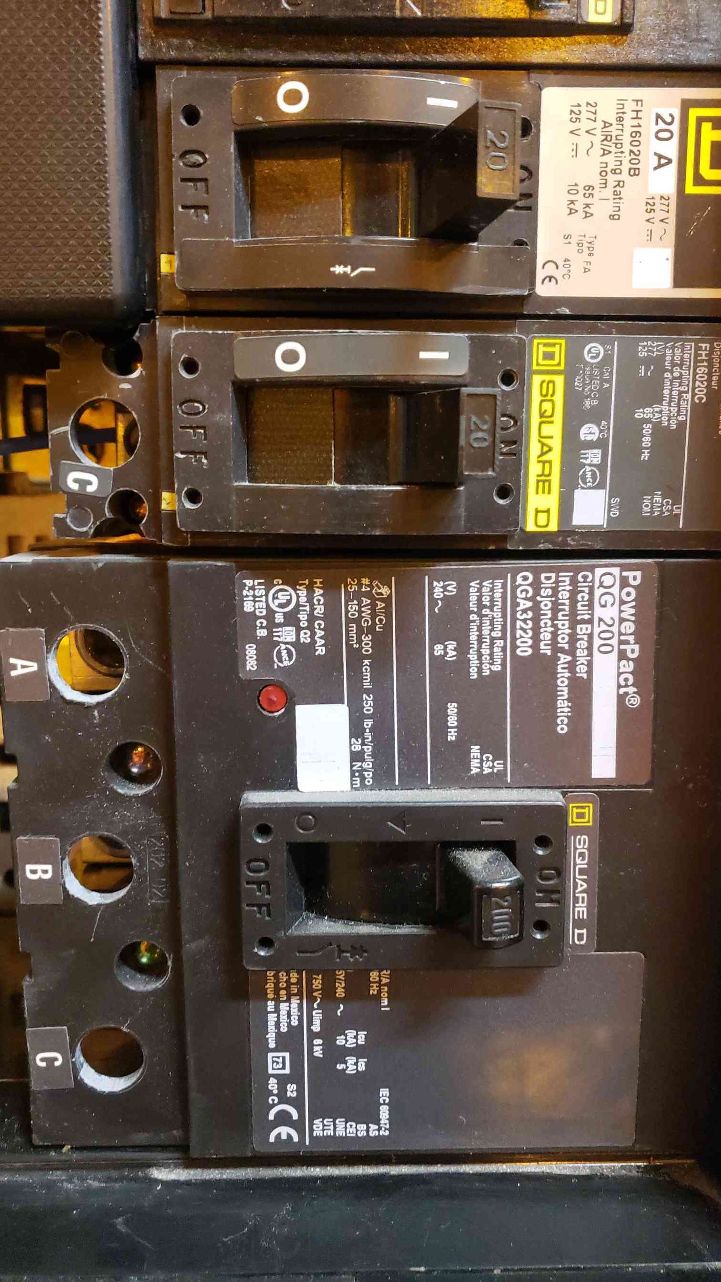 Square D I-Line 800A 120/208V Panelboard with 27 Installed Breakers (101271)(101271)