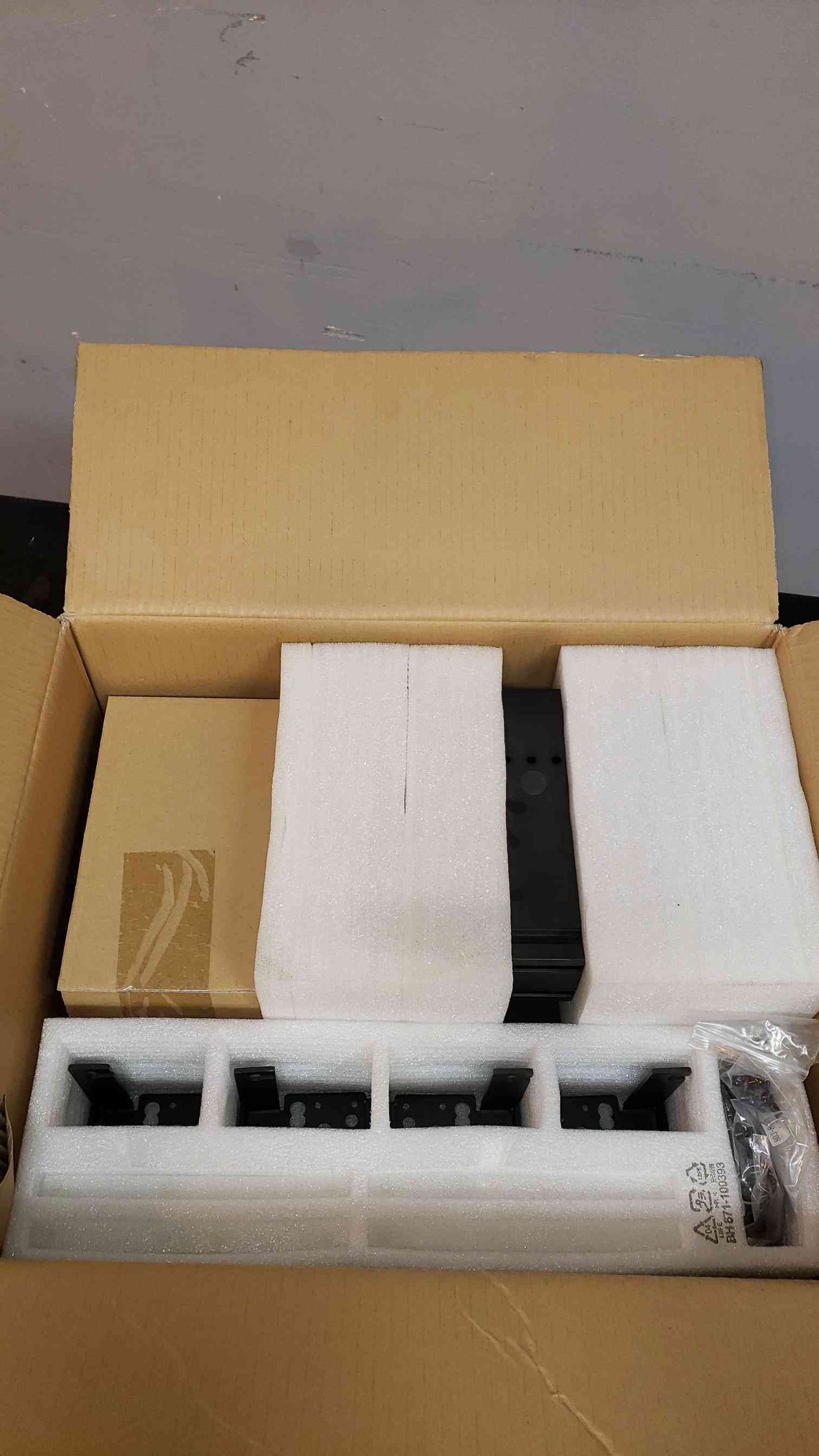 Schneider Electric Ceiling Panel Mounting Rail 300mm ACDC2002 (SKU: 4039AA)(4039AA)