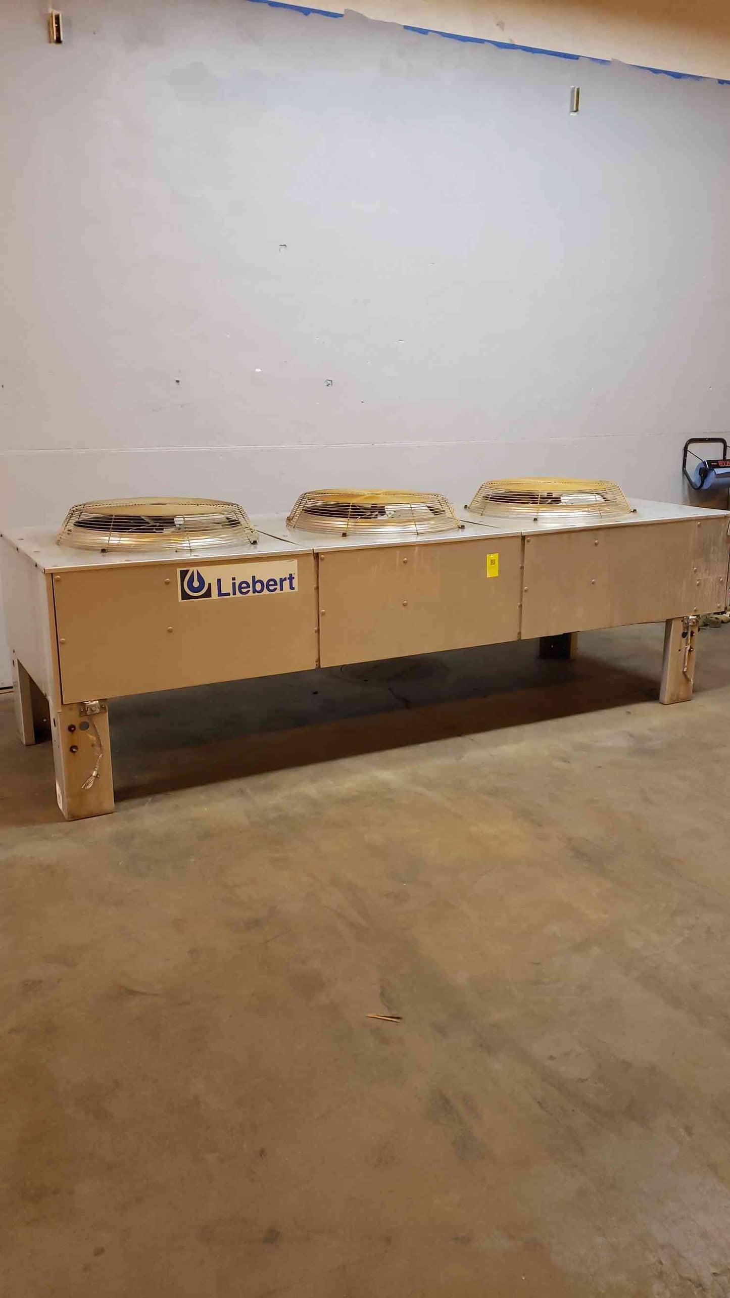 Liebert 460V 3PH 3 Fan Condenser DCDF308-A(4519AA)