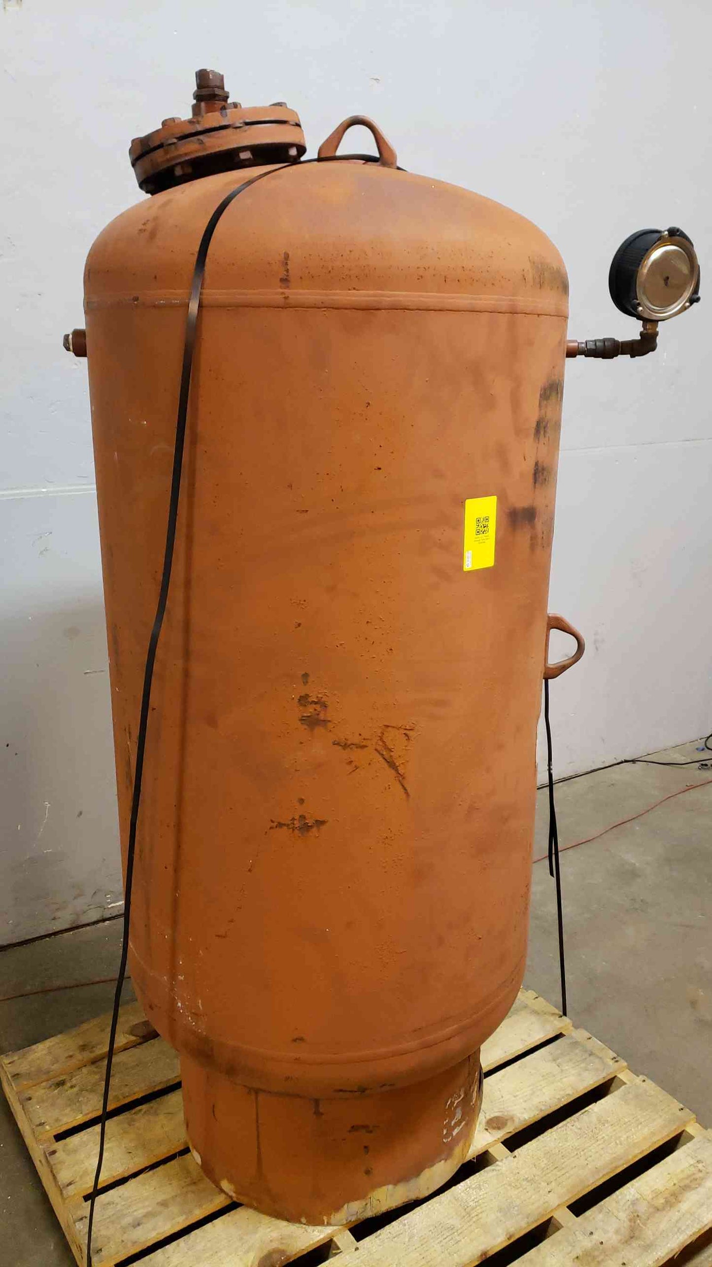 6'3" Metal Expansion Storage Tank 125PSI W/ Gauge (SKU: 5049AA)(5049AA)