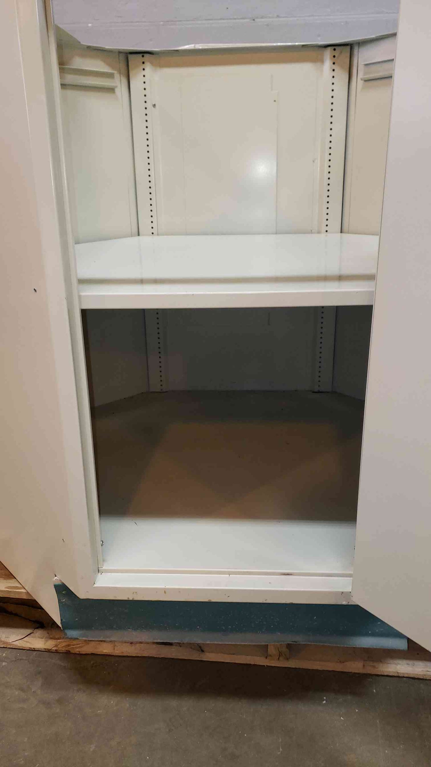 46" Fisher Hamilton Corner Cabinet (SKU: 5528AA)(5528AA)
