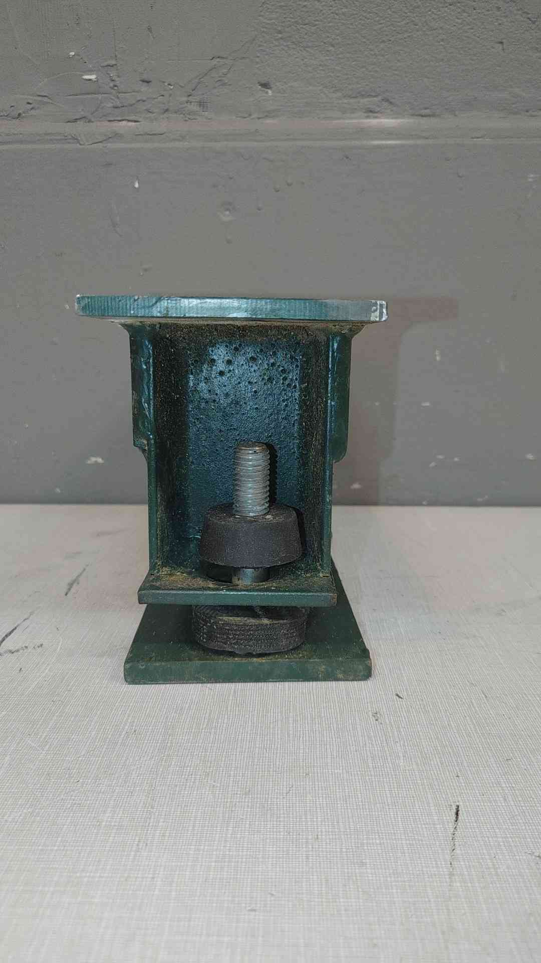 Vibration Isolator for Industrial Generator (2114AA)(2114AA)