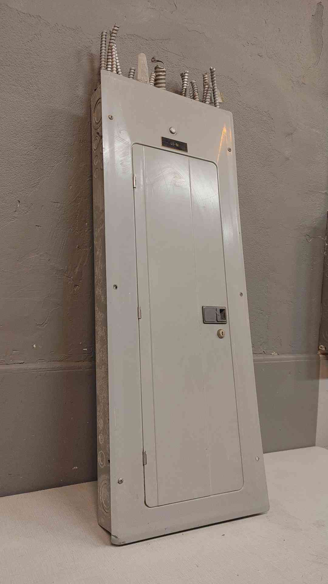 Cutler Hammer BR Loadcenter 225A 240v 3Ph (1646AA)(1646AA)