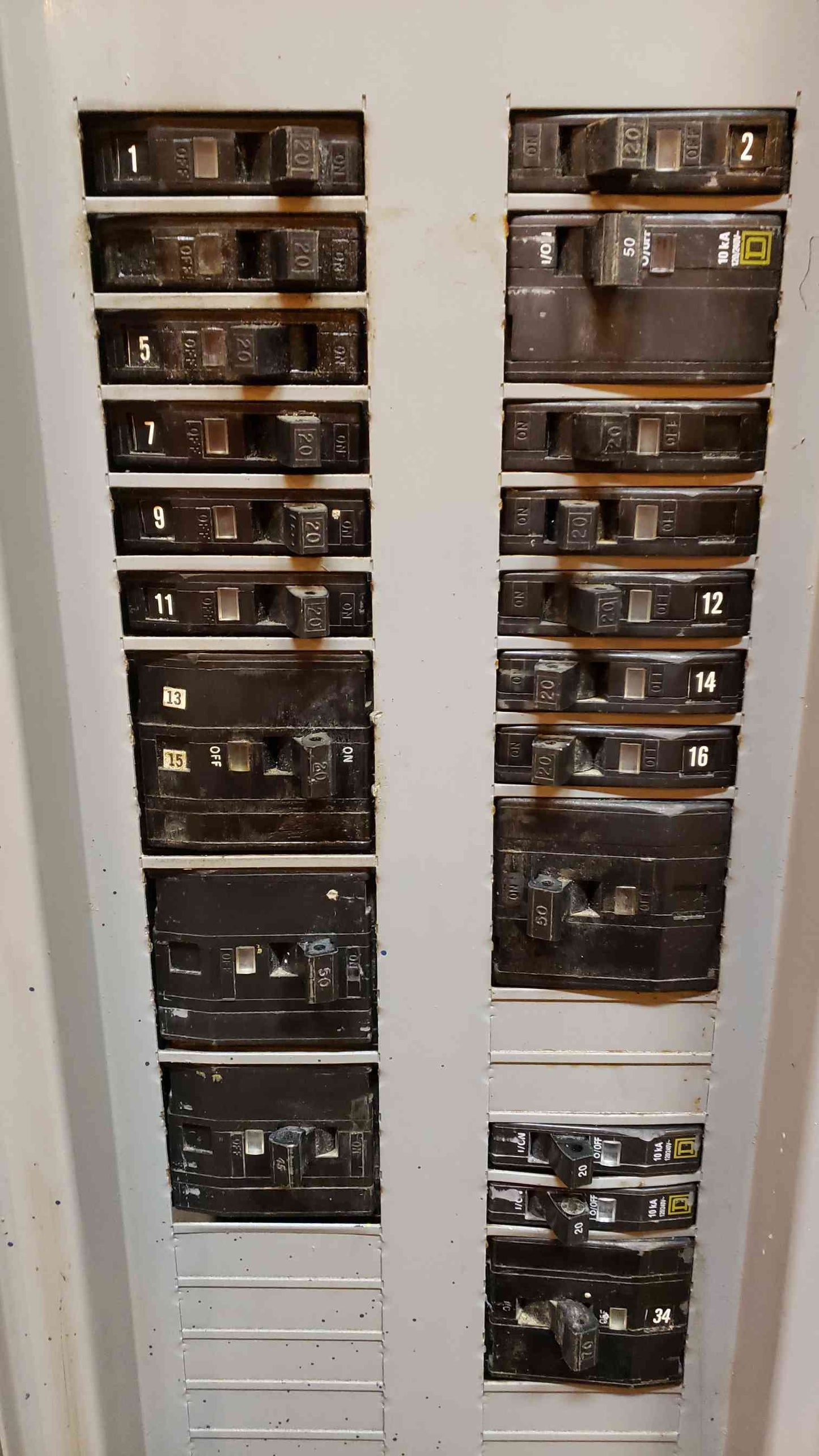 225A Square D 208/120 3PH Panelboard w/ 50A & 20A Breakers (SKU: 3098AA)(3098AA)