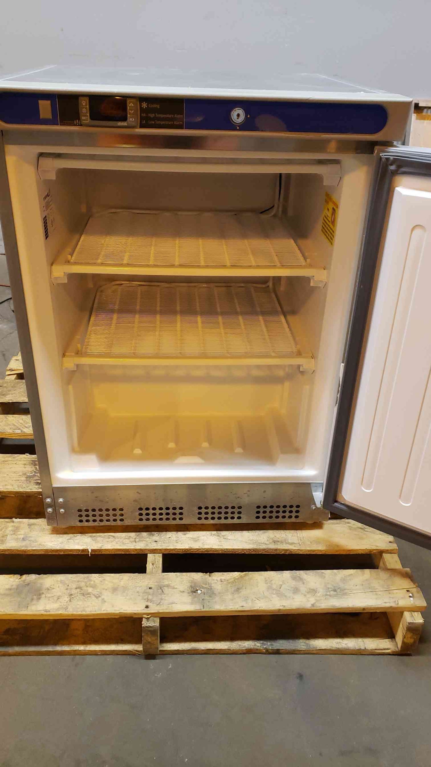 4.2 CU FT VWR Stainless Steel Mini Freezer SCUCBI-0420SS (SKU: 4073AA)(4073AA)