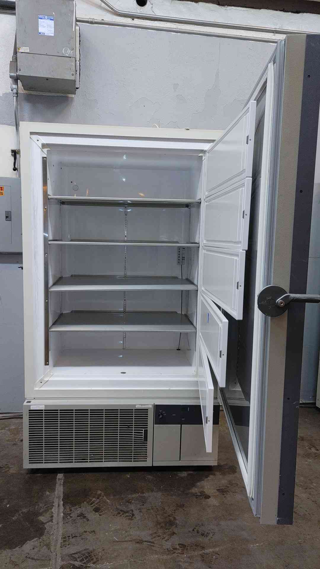 REVCO ULT2586-3-A34 Ultra Low Temp Freezer AS-IS Doesnt Fully Cool Need Charge (3124AA)(3124AA)