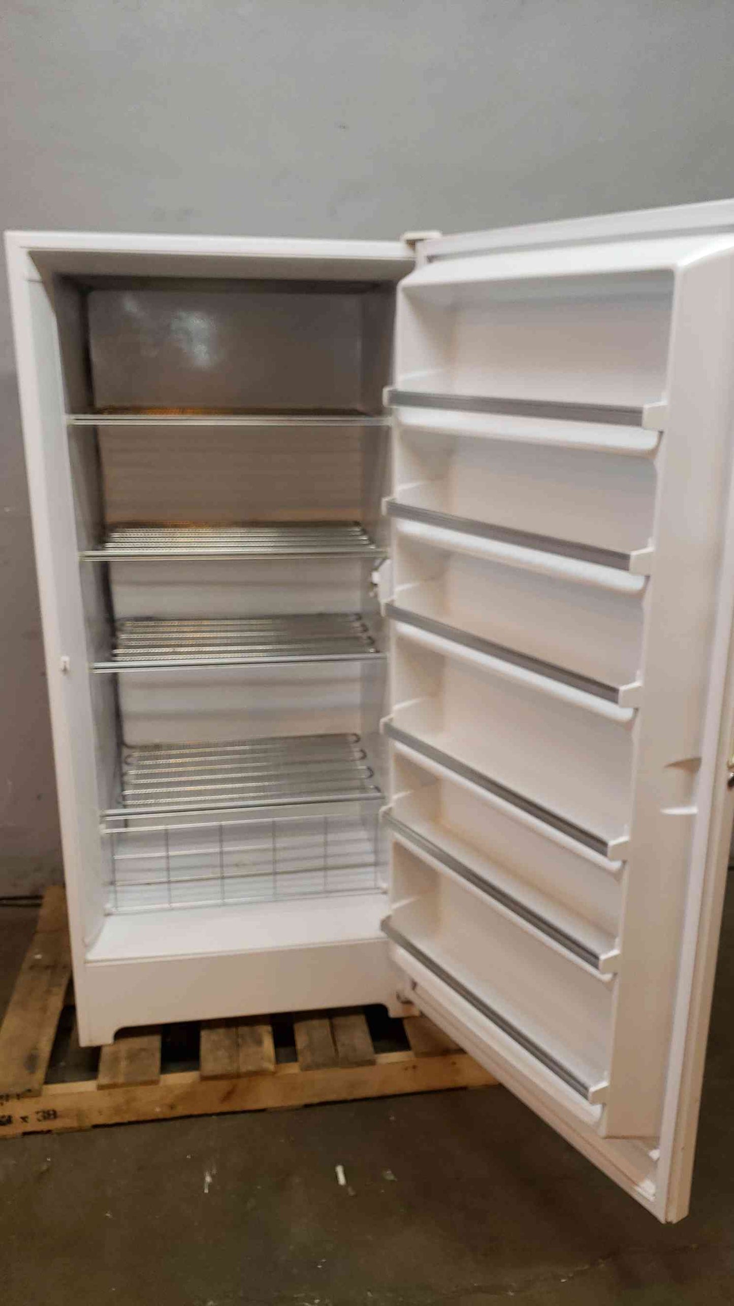VWR General Purpose -20 Freezer Model U2020GA14 (SKU: 4601AA)(4601AA)