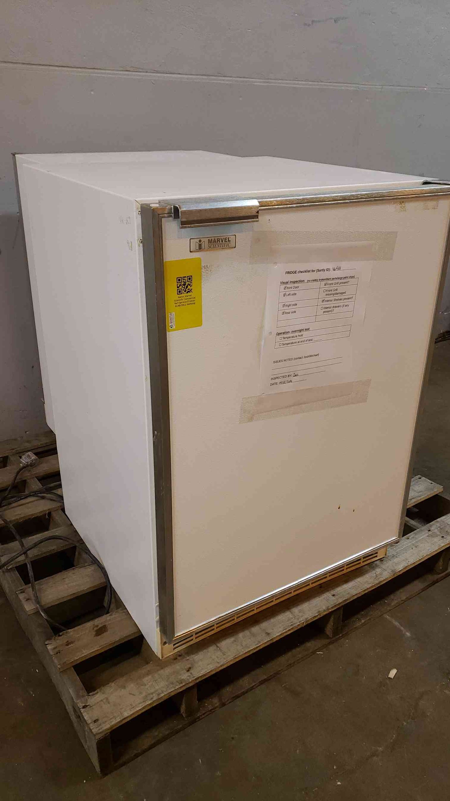 Marvel Commercial Refrigerator Under-counter 6CAR 6 Cu Ft (SKU: 4609AA)(4609AA)