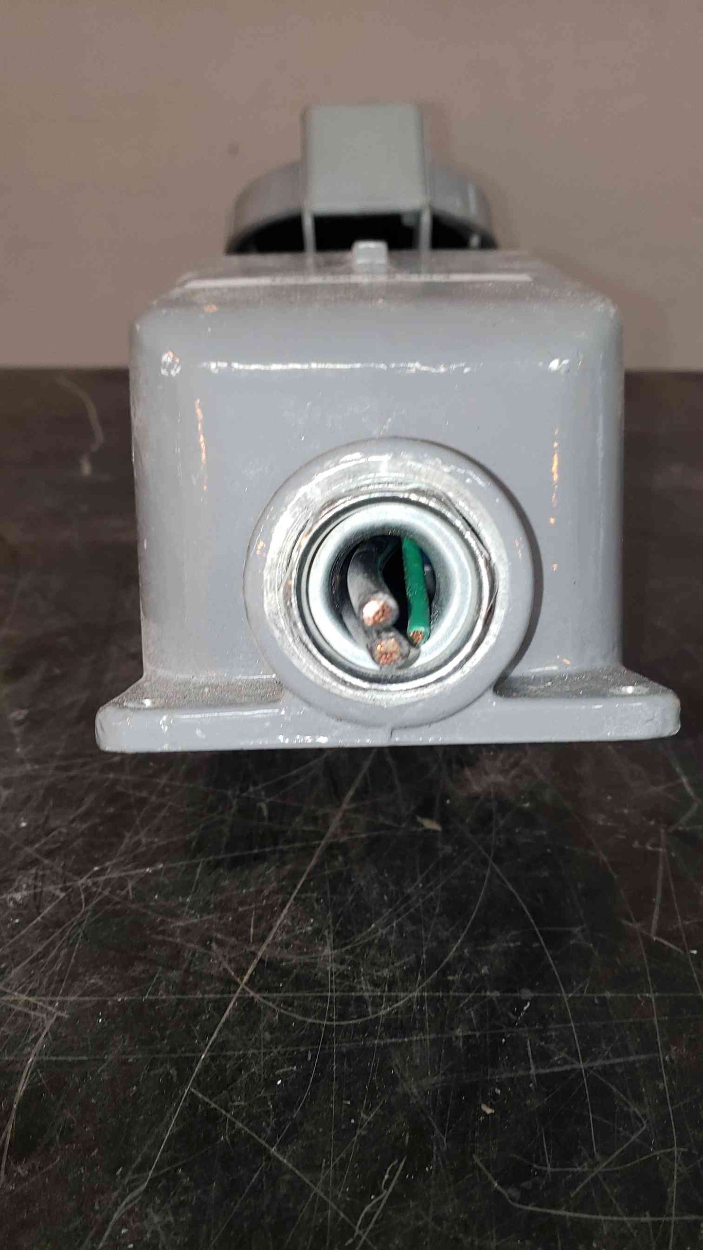 Hubbell 250VAC 60A Plug 360R6W (SKU: 5569AA)(5569AA)