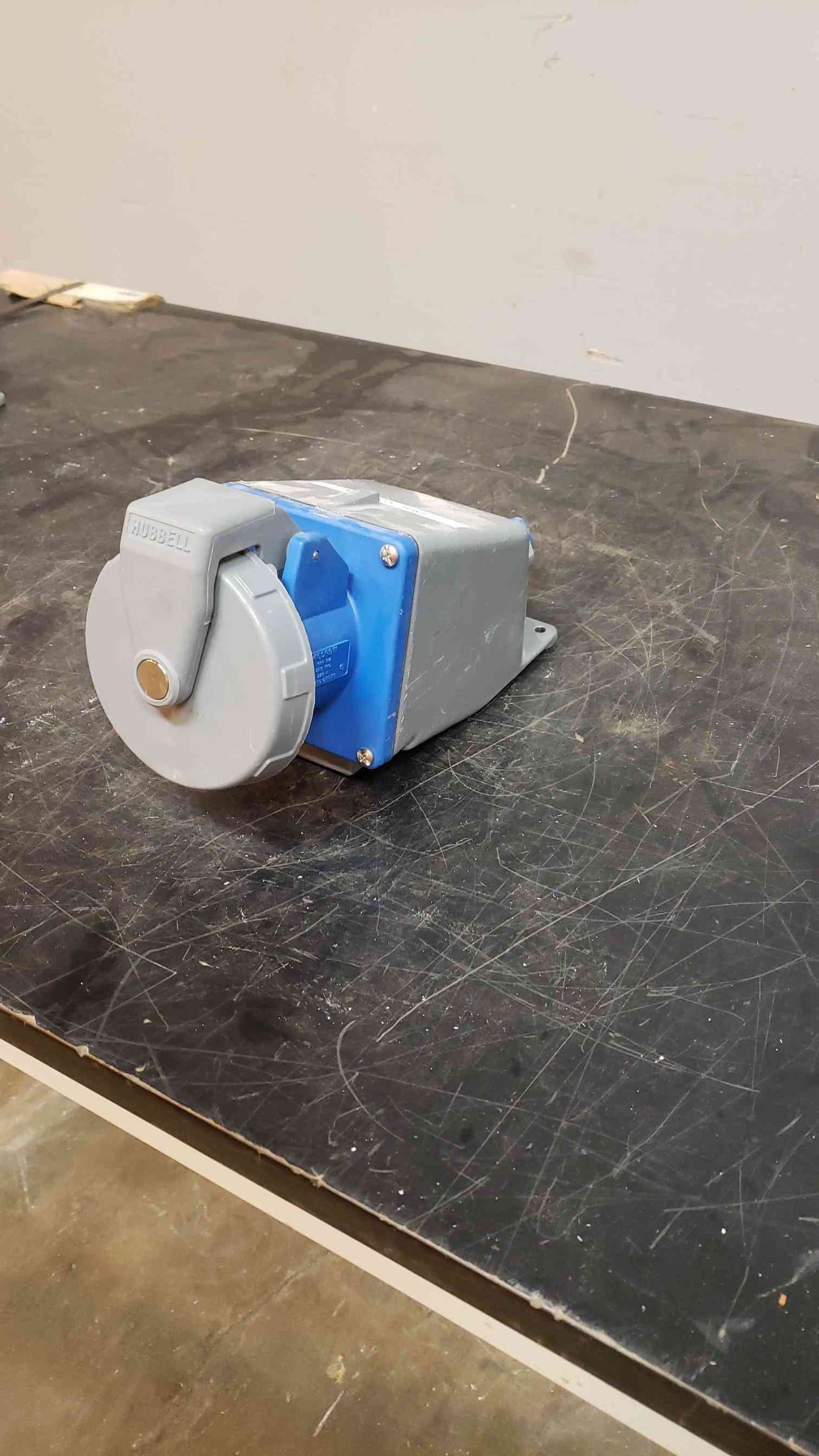 *Pickup Only* Hubbell 60A 250VAC 223A PLUG 460R9W (SKU:5571AA)(5571AA)