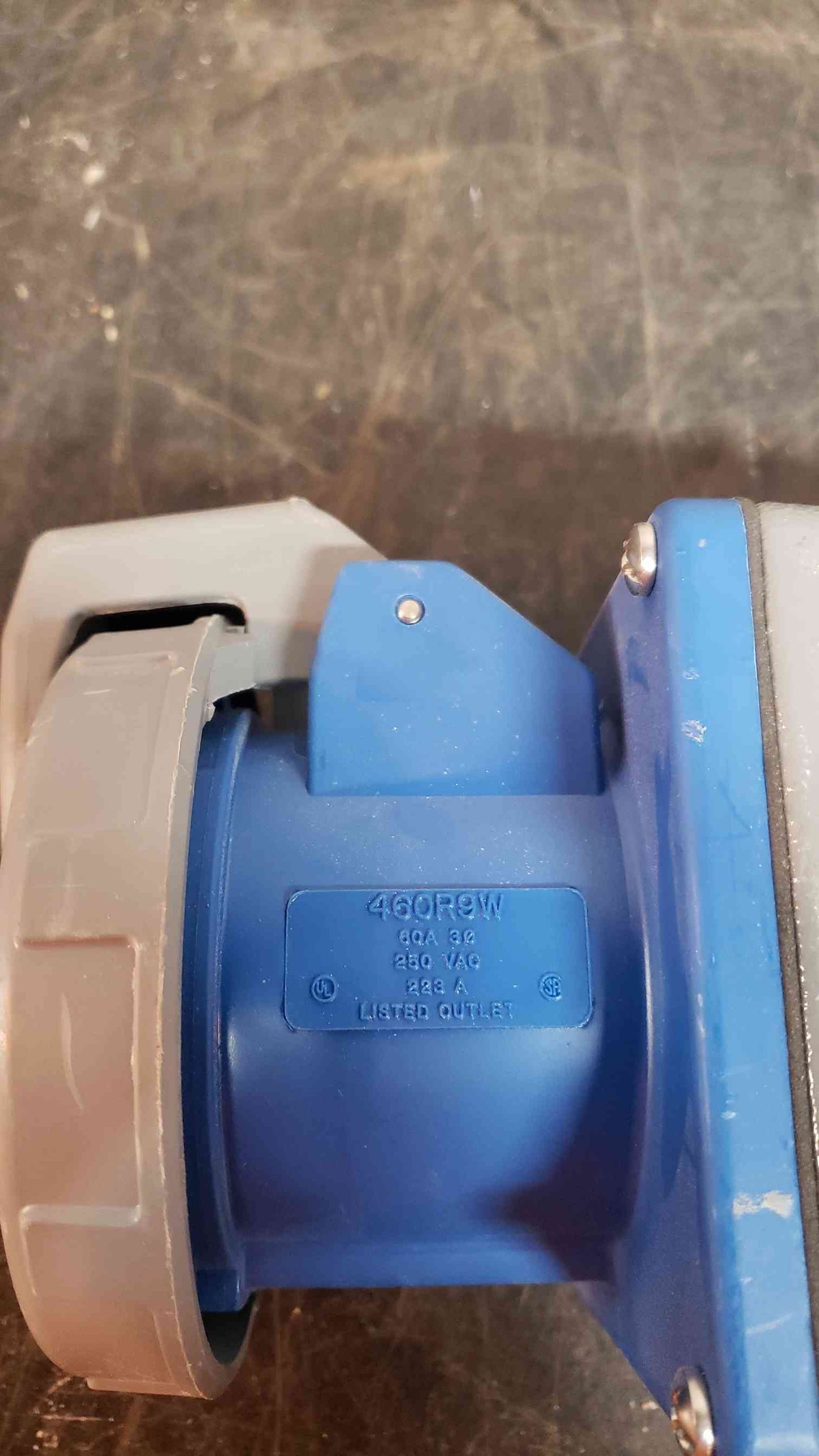 *Pickup Only* Hubbell 60A 250VAC 223A PLUG 460R9W (SKU:5571AA)(5571AA)