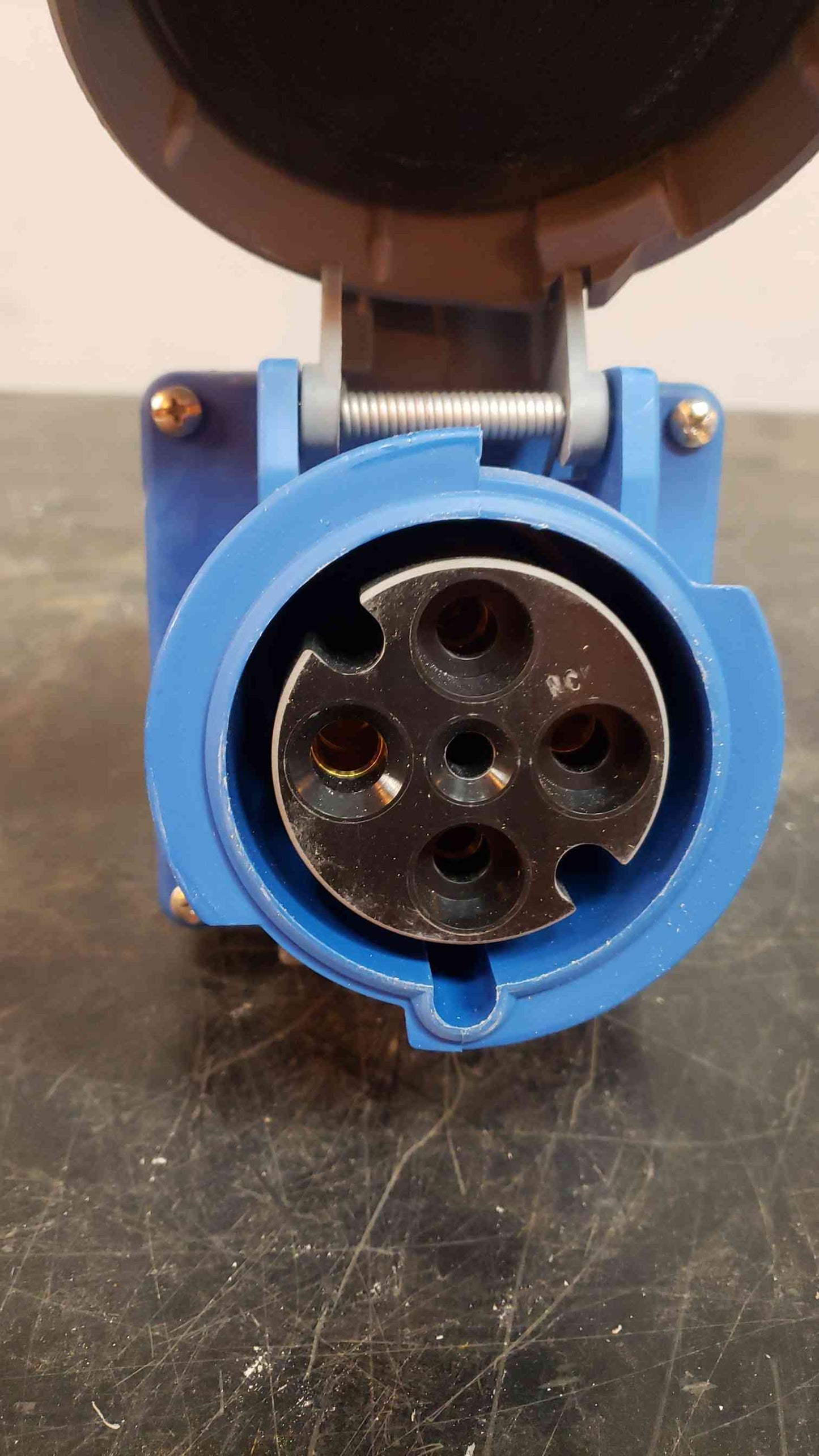 *Pickup Only* Hubbell 60A 250VAC 223A PLUG 460R9W (SKU:5571AA)(5571AA)