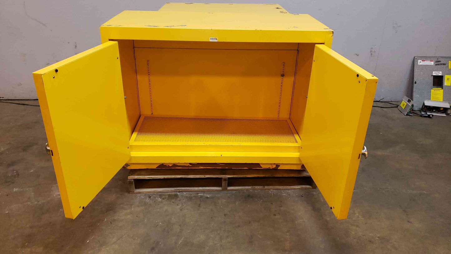 Duralab Equipment 4' Flammable Cabinet (SKU: 13503AA)(13503AA)