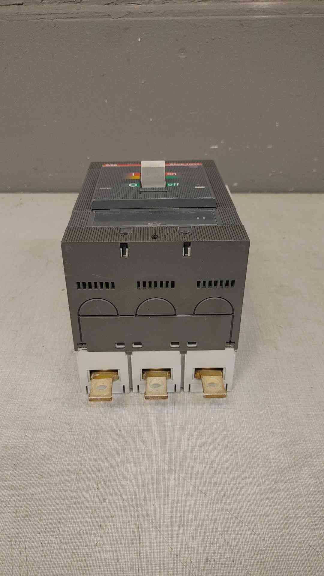 ABB Tmax T5HD 400A Breaker (3613AA)(3613AA)