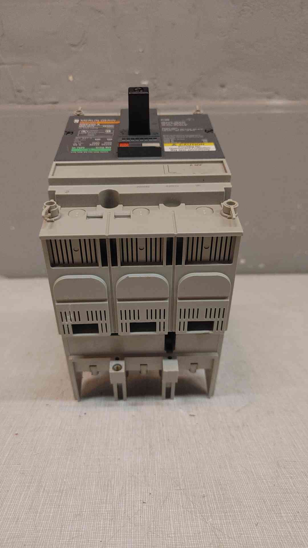 *Pickup Only* MERLIN GERIN NSF250A Circuit Breaker (3616AA)(3616AA)