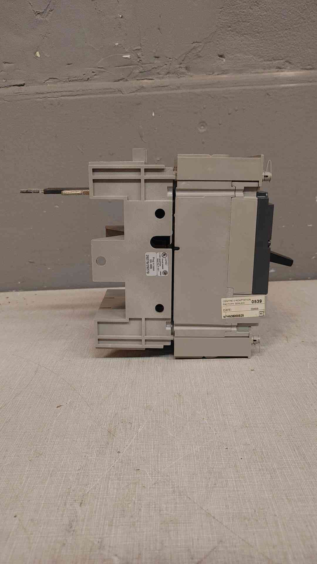 *Pickup Only* MERLIN GERIN NSF250A Circuit Breaker (3616AA)(3616AA)