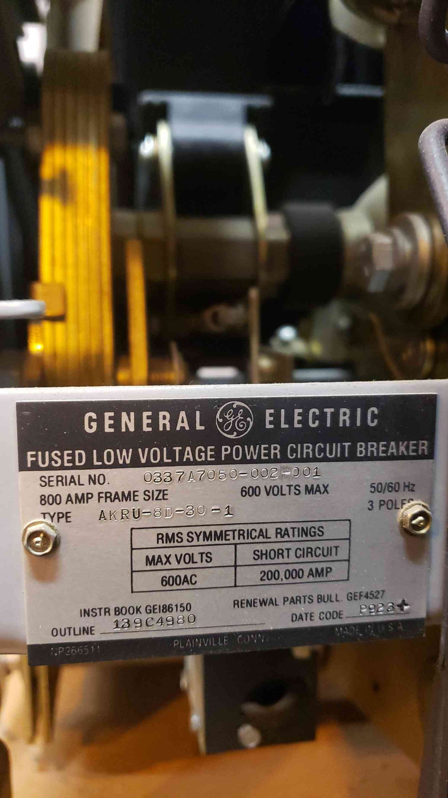 800A GE F Low Voltage Power Circuit Breaker AKRU8D301 (14494AA)(14494AA)