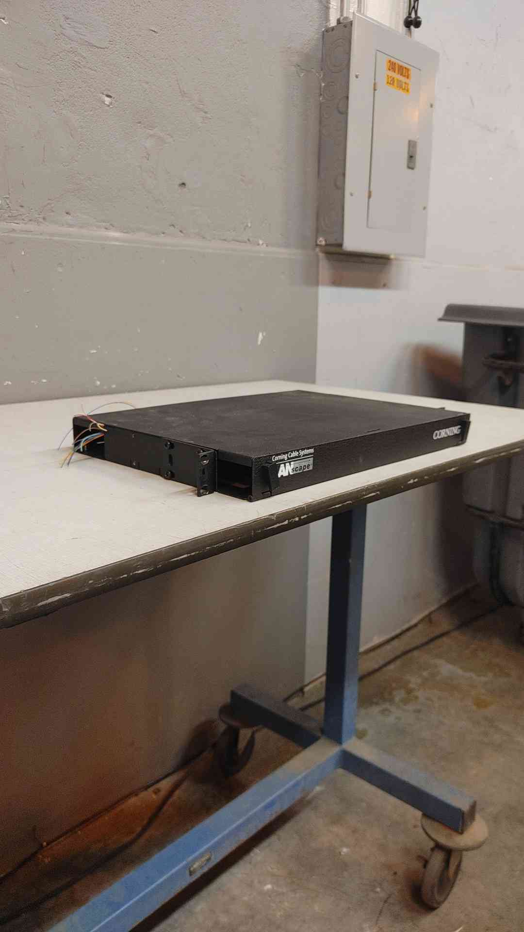 *Pickup Only* Corning Cable Systems Patch Panel CCH-01U(SKU:3646AA)(3646AA)