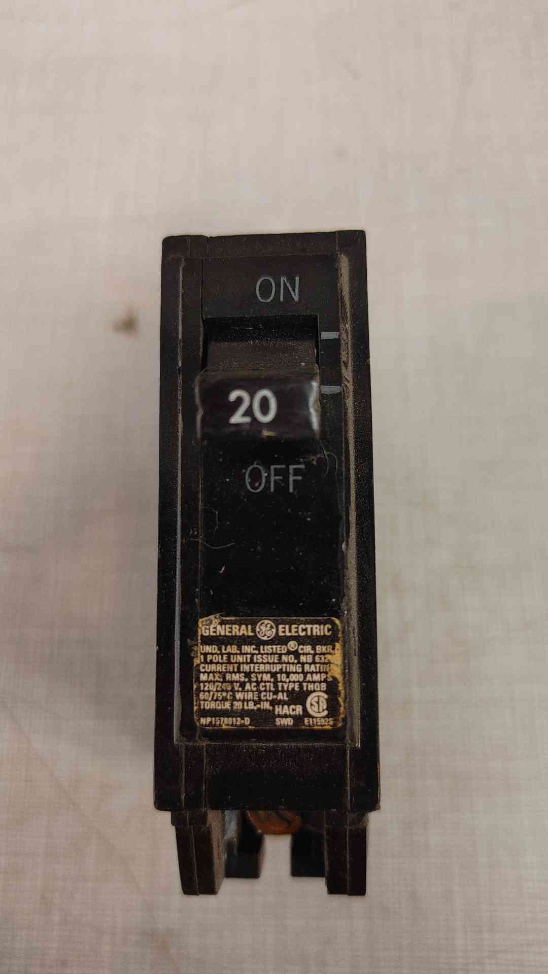 Lot of 60 General Electric 20A 1 Pole Circuit Breaker(101690)