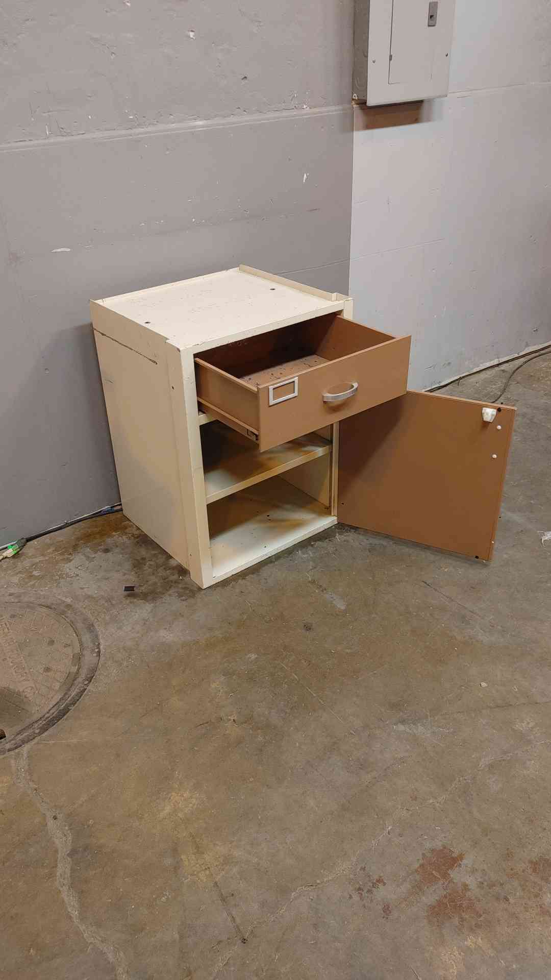 2' Duralab Drawer Casework (SKU:101646)(101646)