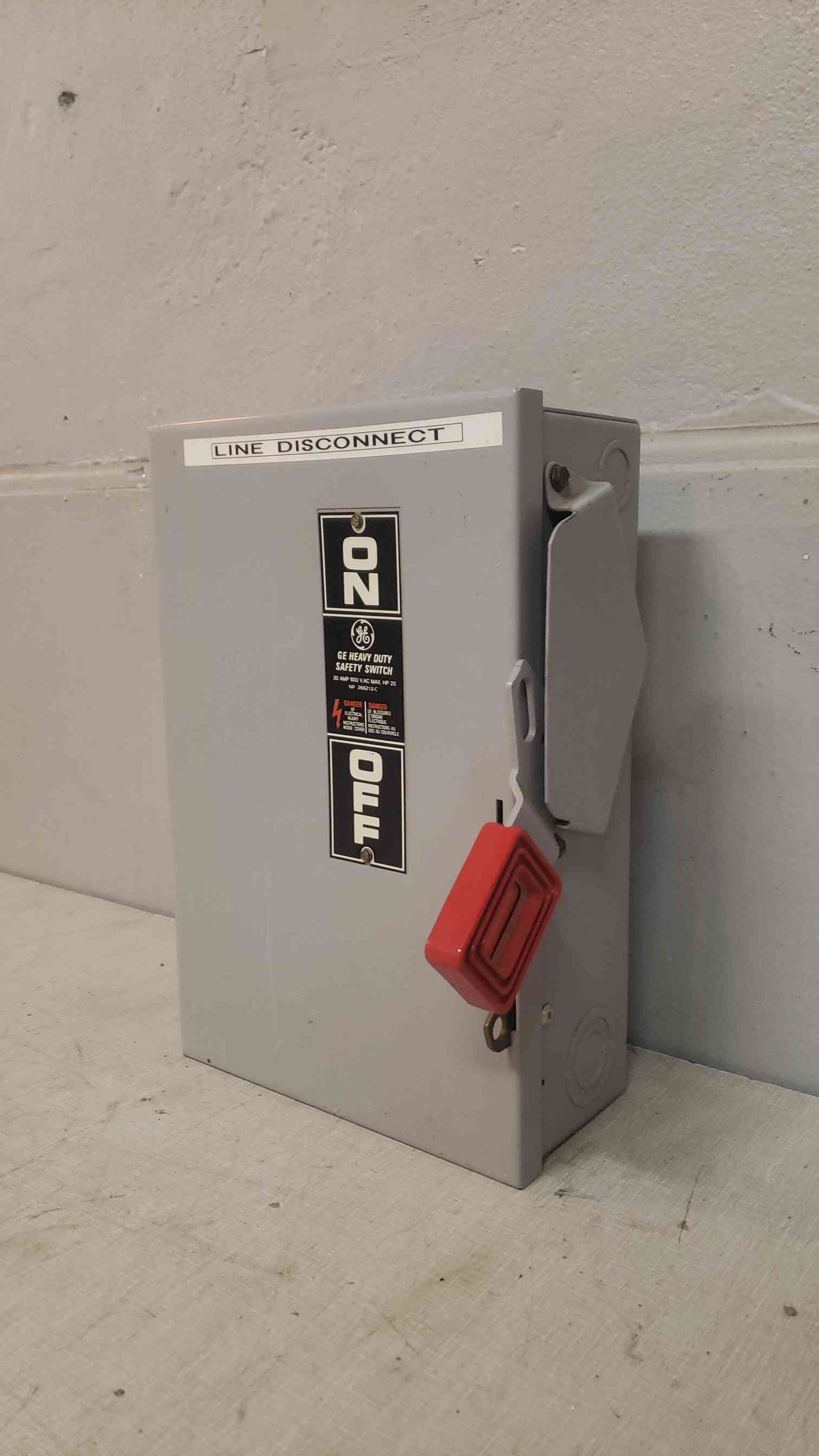 General Electric Safety Switch 30A 600VAC TH3361 (SKU:103244)(103244)