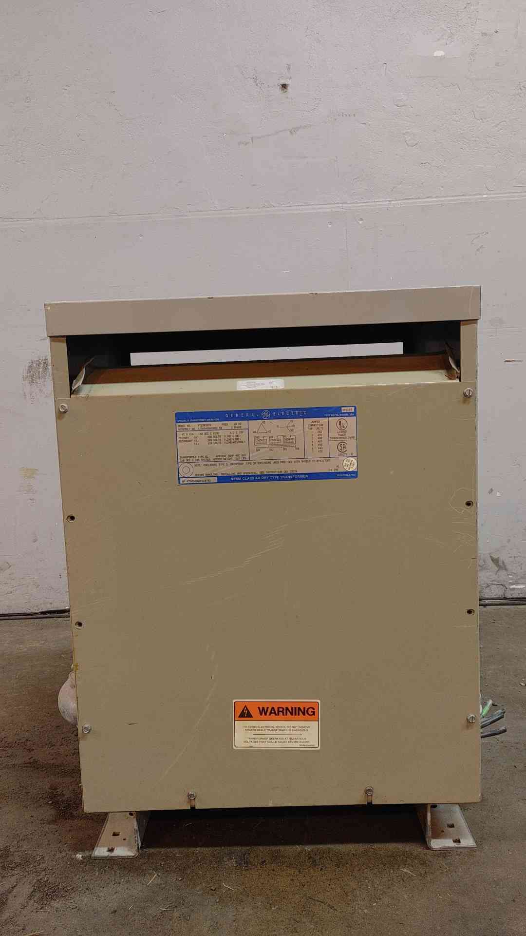 45KVA GE NEMA Class AA Dry Type Transformer 480v x 208/120 3PH 9T23B3873