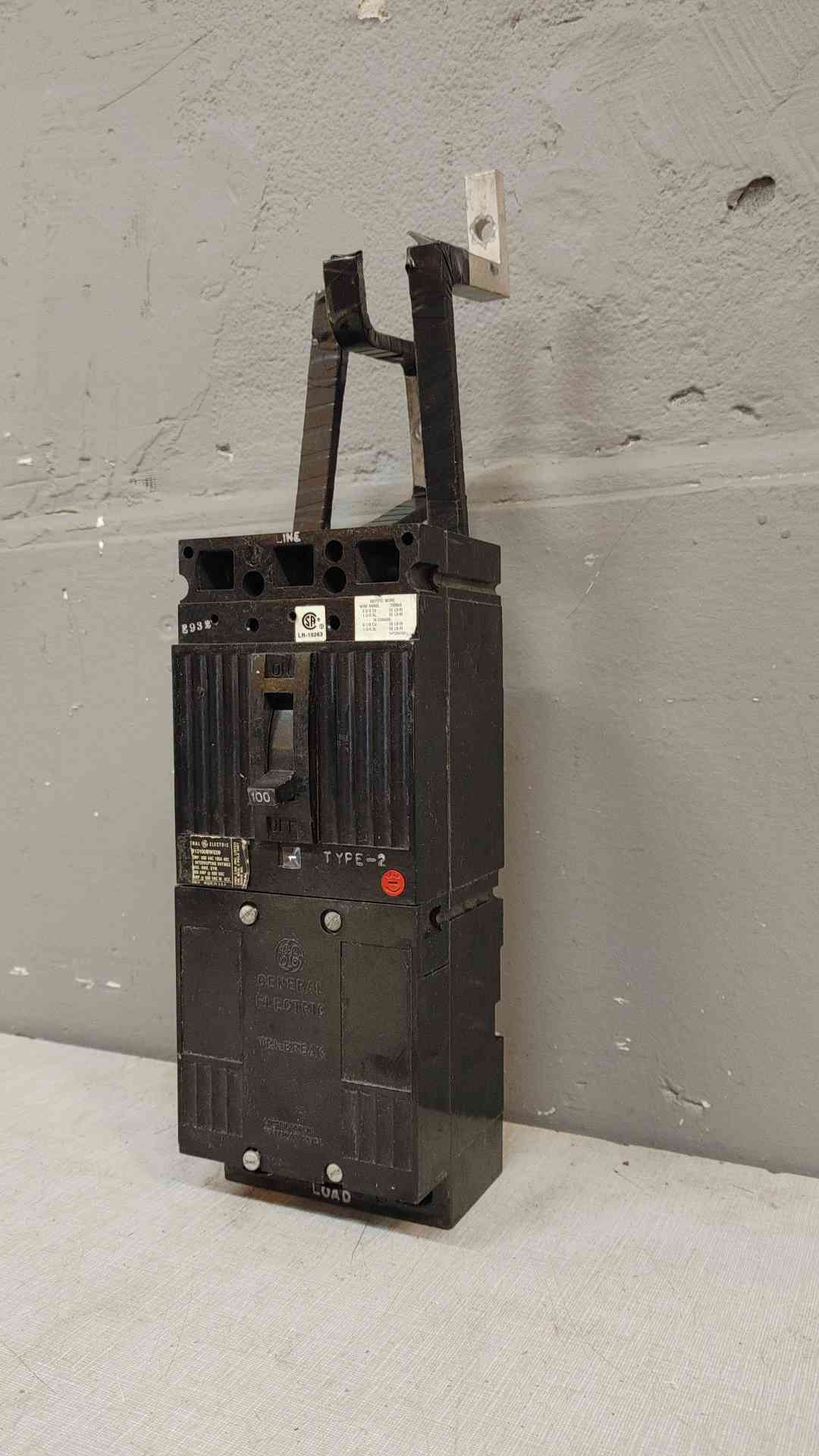 GE TriBreak 3 Pole Circuit Breaker 100A 600VAC B13100BWE09(103405)