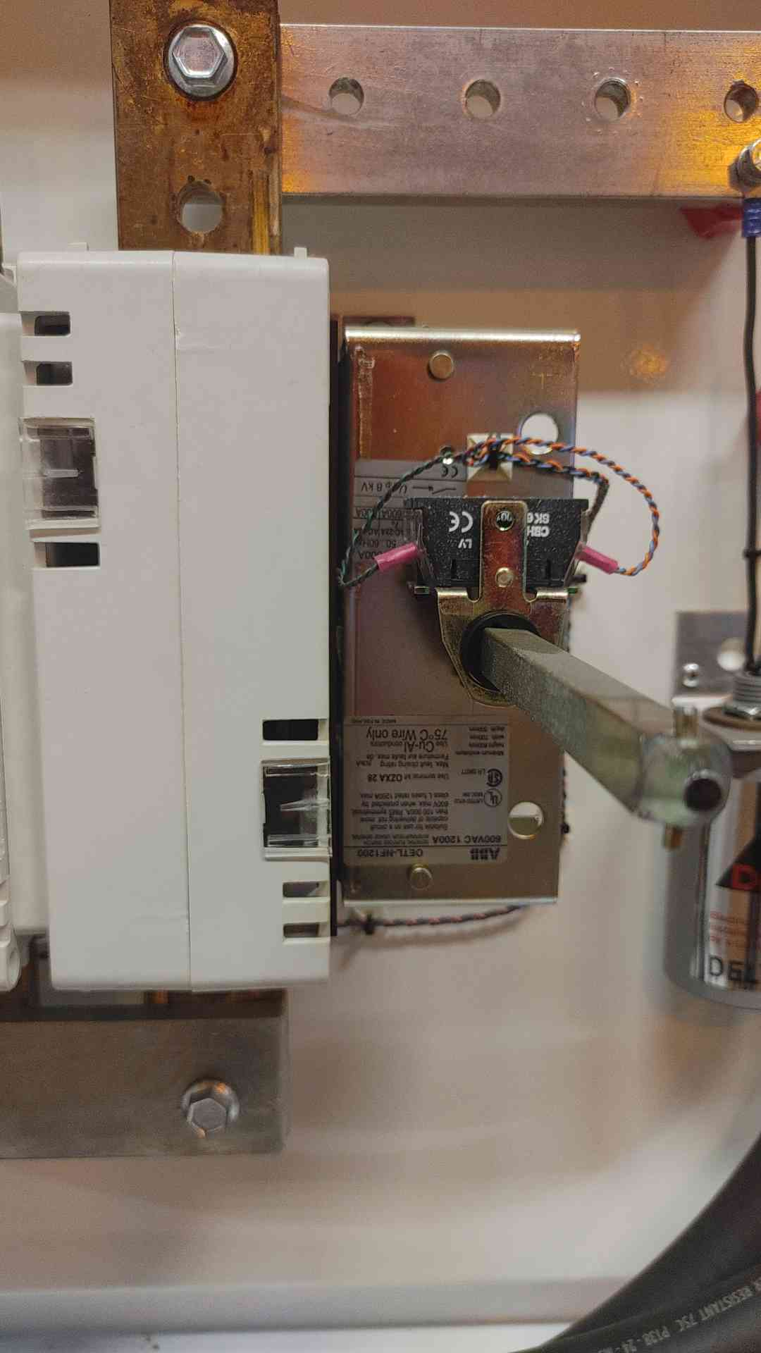 Trace Technologies Photovoltaic Inverter 225KVA 3PH 208VAC 234KW(103412)