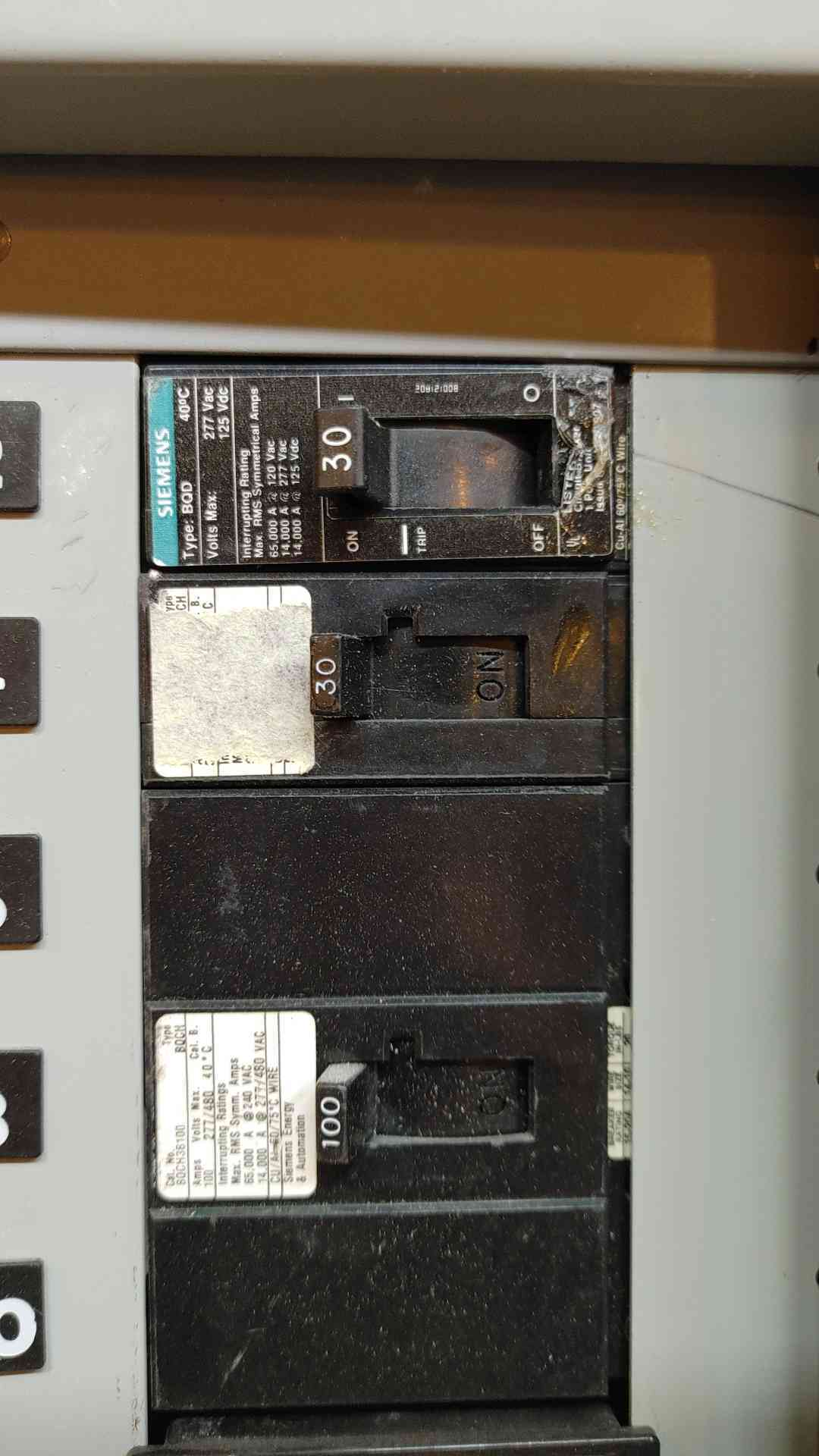 100A Siemens CTL Panelboard 480Y/277V 3PH 4 Wire S3E42BC100ABS BQD Breakers(103459)