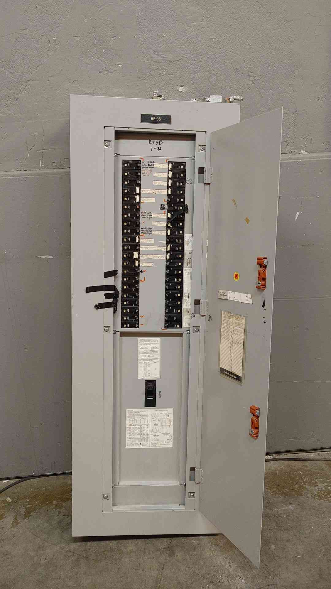 AF55SN GE A Series Panelboard 120/240V 225A 3PH 4W w/ Main(103441)