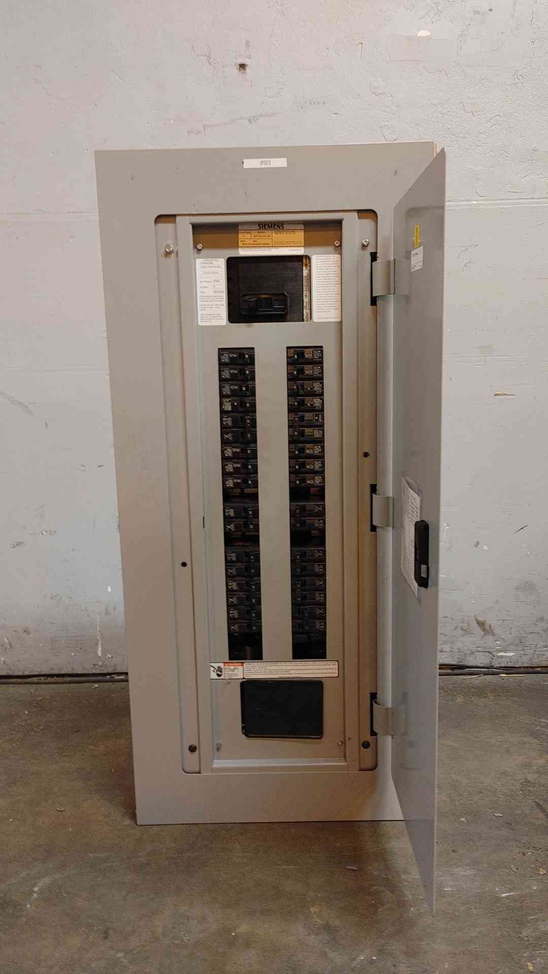 250A Siemens Panelboard 208Y/120V 3PH 4 Wire 150A Main Loaded(103583)