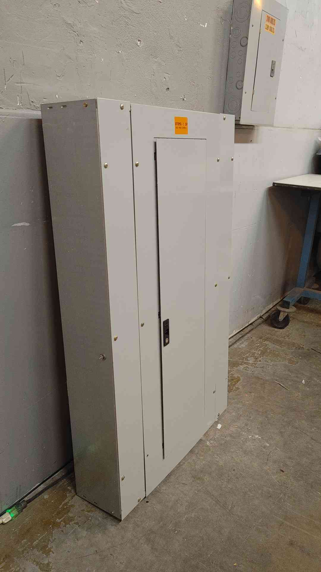 GE A Series 2 Breaker Panelboard AF49SW with 2 SGHA36AT0400(103658)