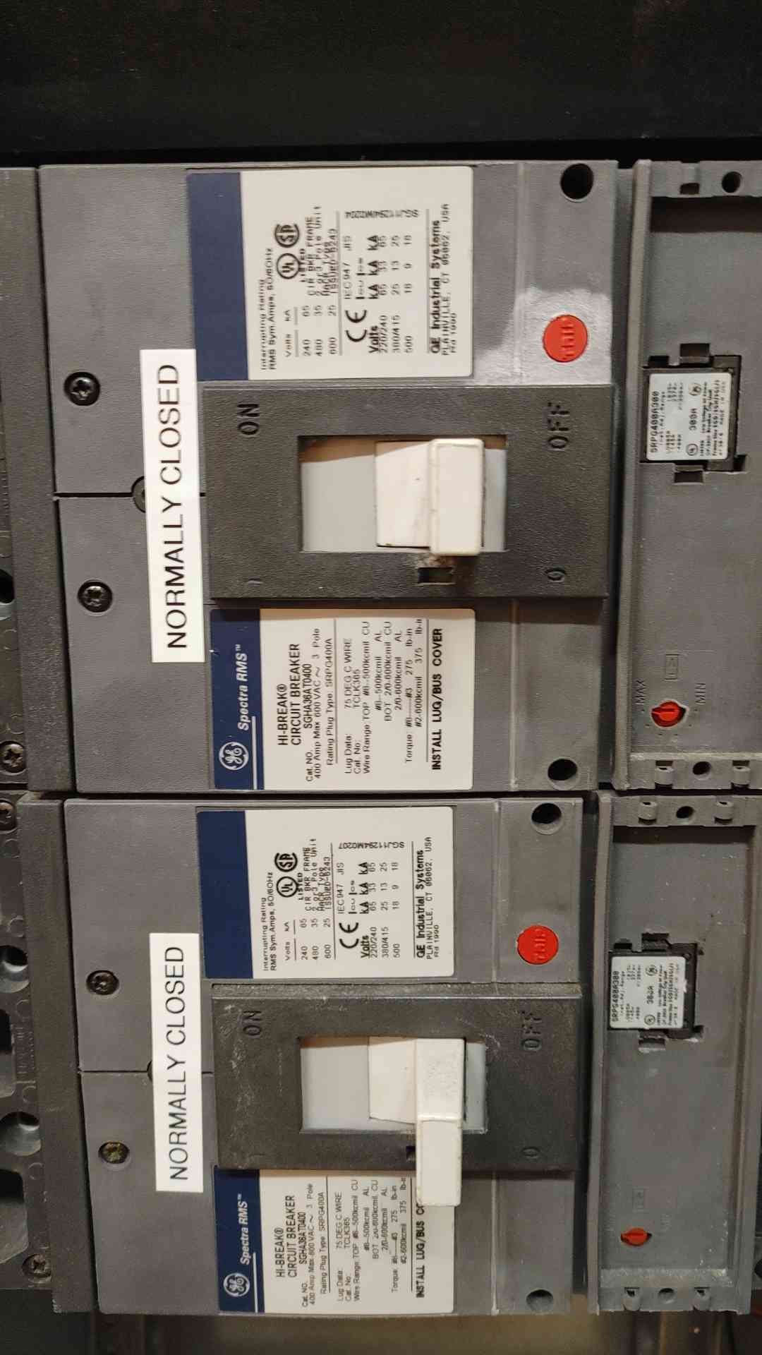 GE A Series 2 Breaker Panelboard AF49SW with 2 SGHA36AT0400(103658)