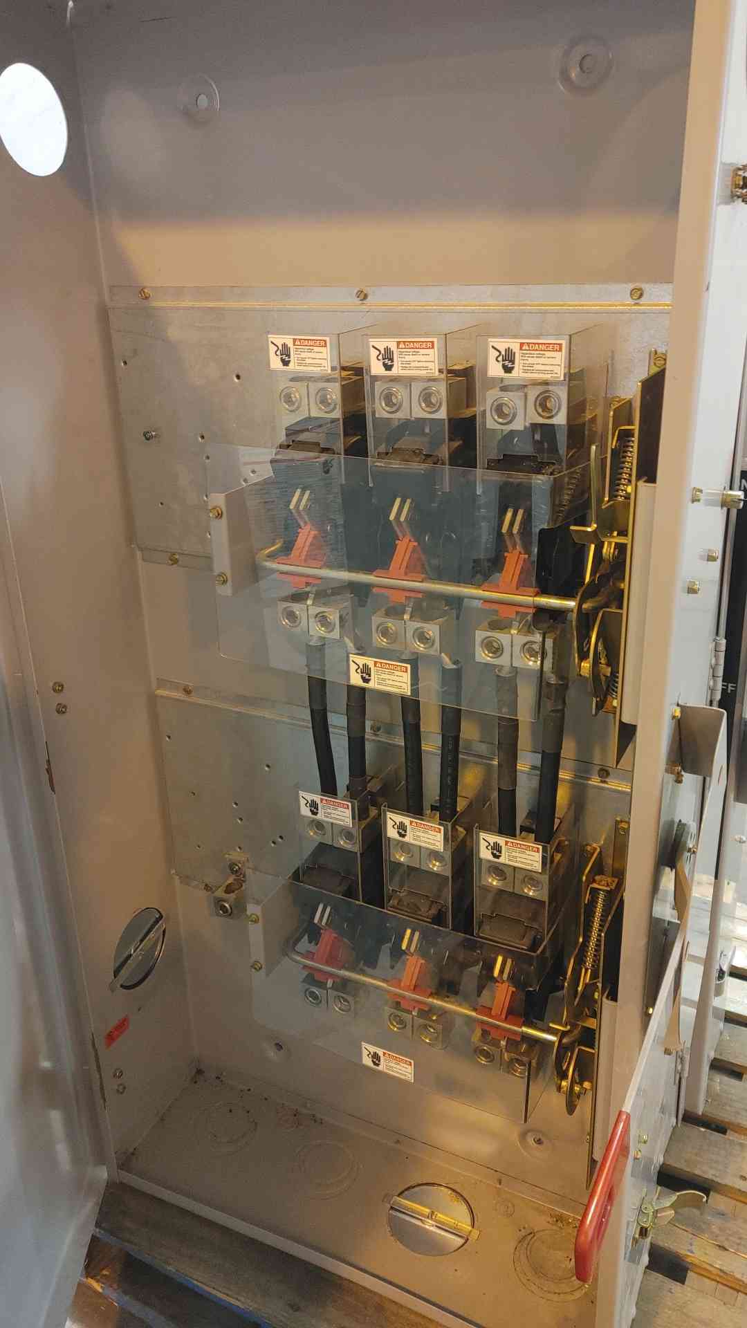400A Siemens Heavy Duty Double Throw Safety Switch 600VAC 250DVC(6366AA)