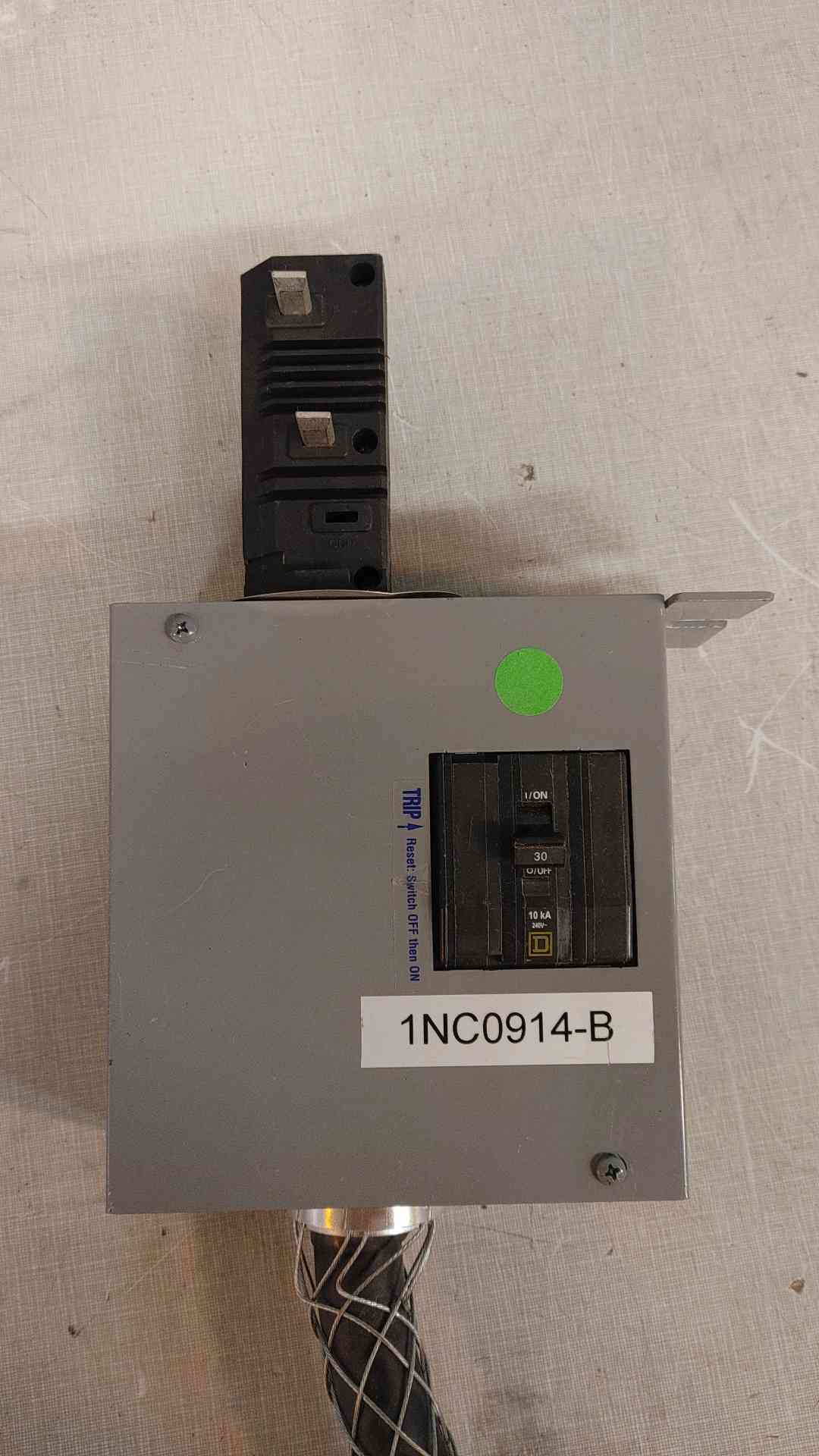Starline Busway Tap Box 30A 208Y/120V CBDC400NE12-2-L2130C-4(103672)