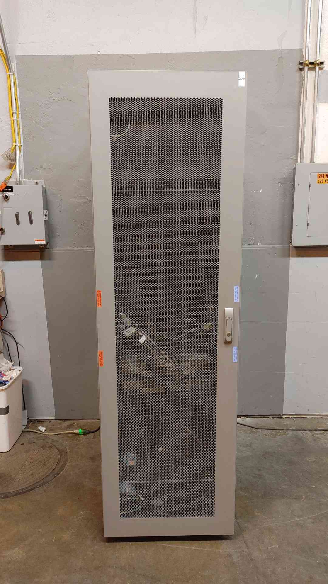 42U Sun Oracle Fully Enclosed Rolling Server Rack 2047RTN-1530RB0005(103758)