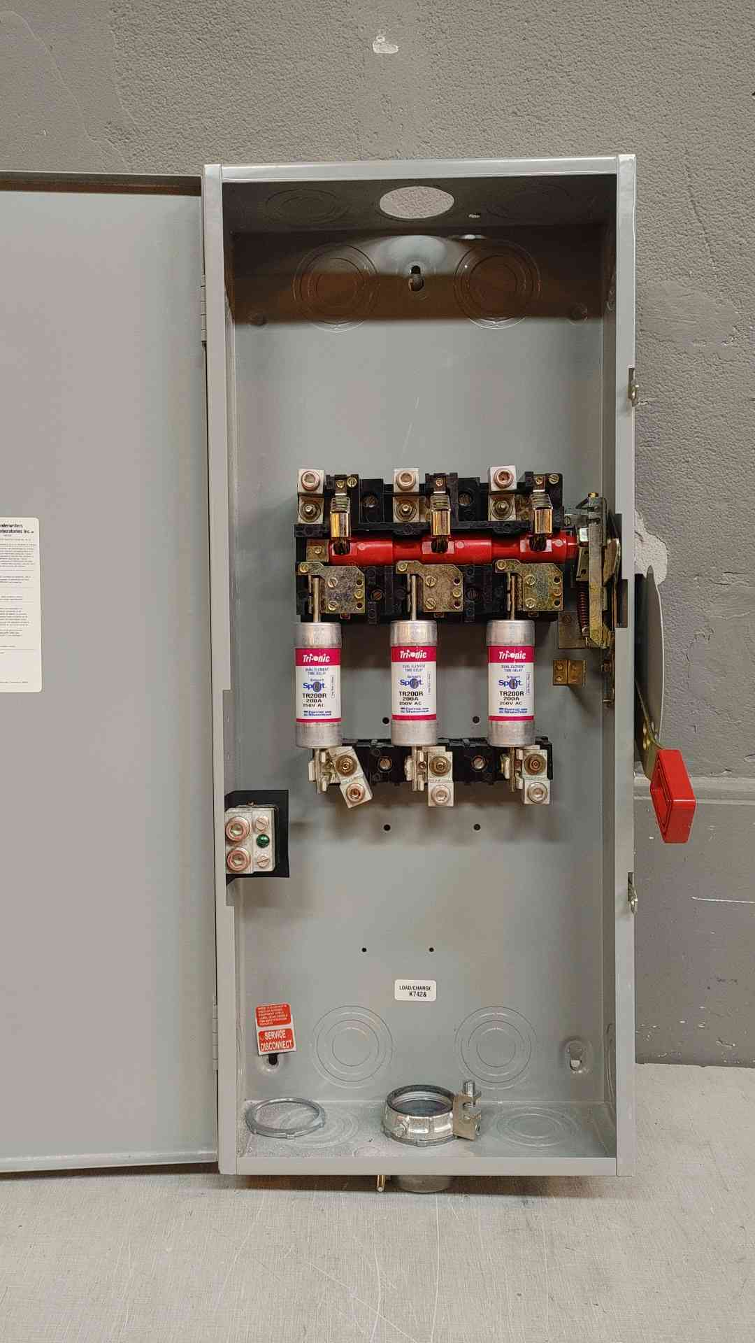 GE Heavy Duty Indoor Fusible Safety Switch 200A 240VAC TH4324(104043)