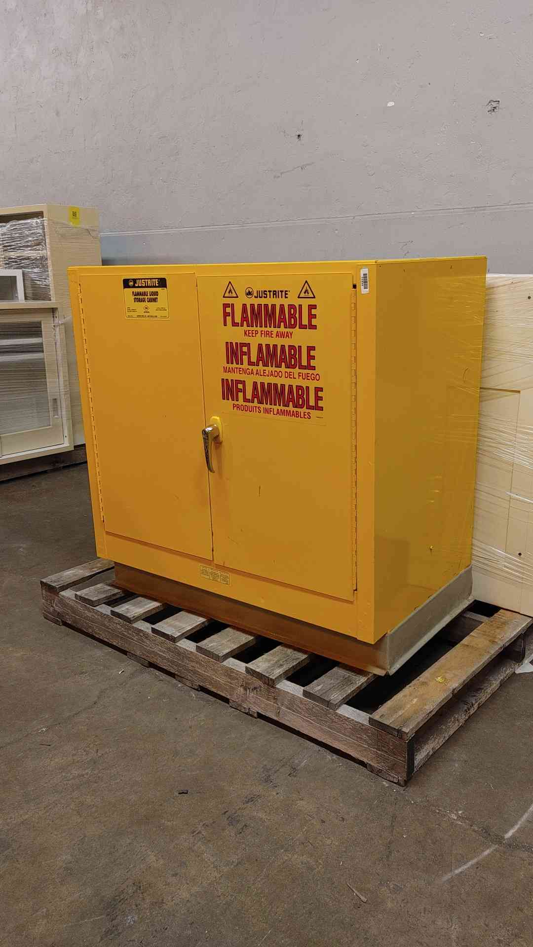 Justrite Flammable Liquid Storage Cabinet 22 Gal RMO8445(104100)