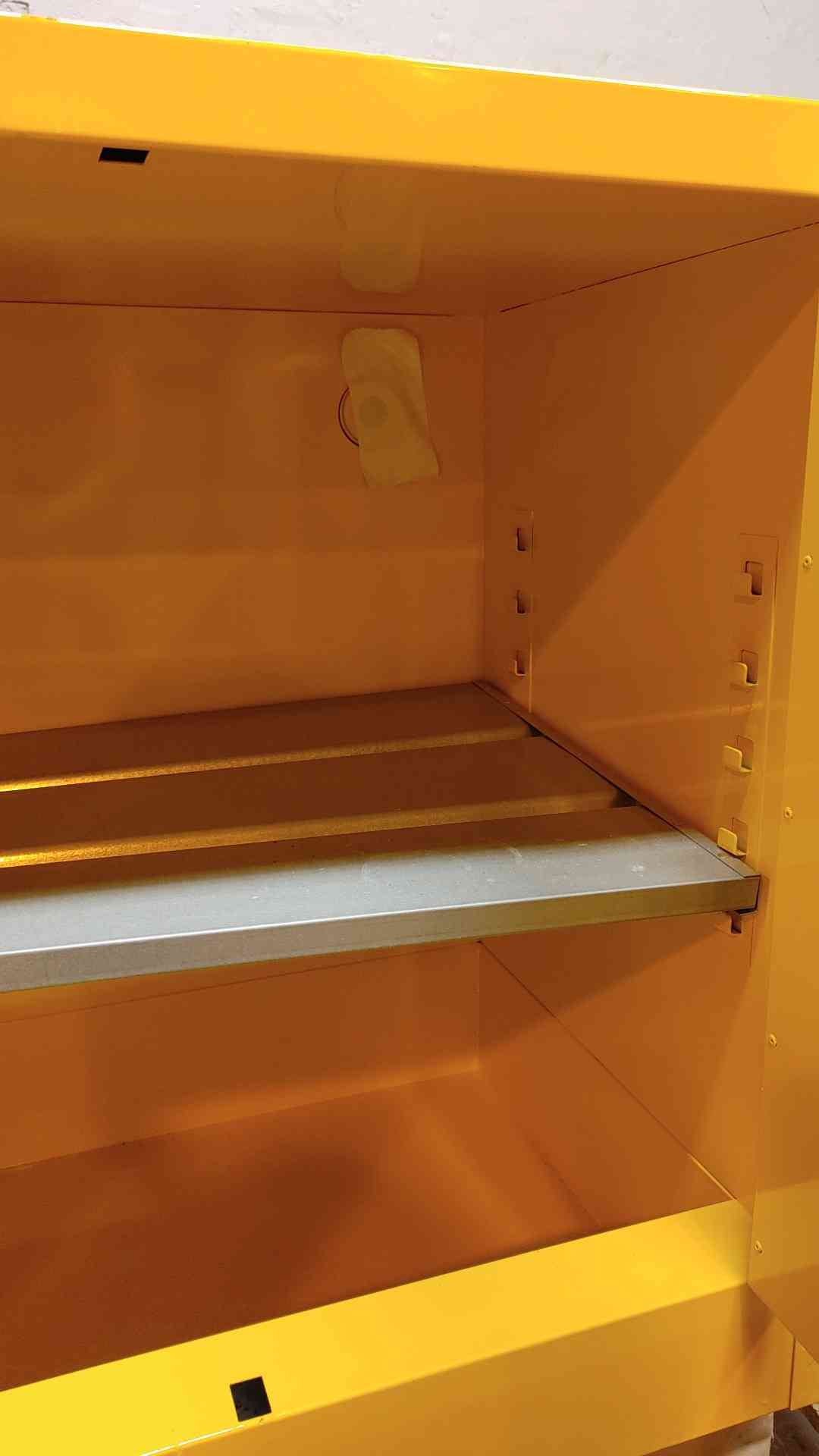 Justrite Flammable Liquid Storage Cabinet 22 Gal RMO8445(104100)