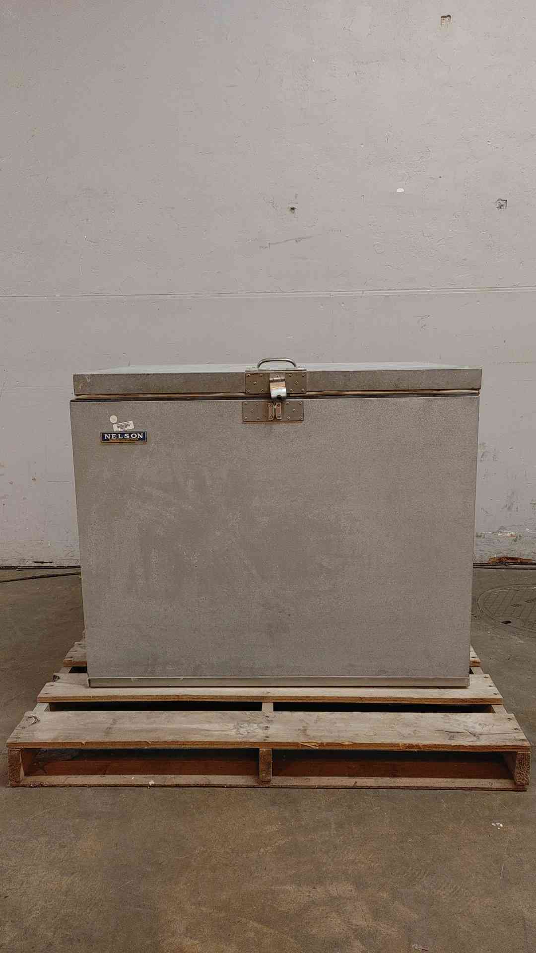 C. Nelson MFG. Dry Ice Storage Chest (104204(104204)