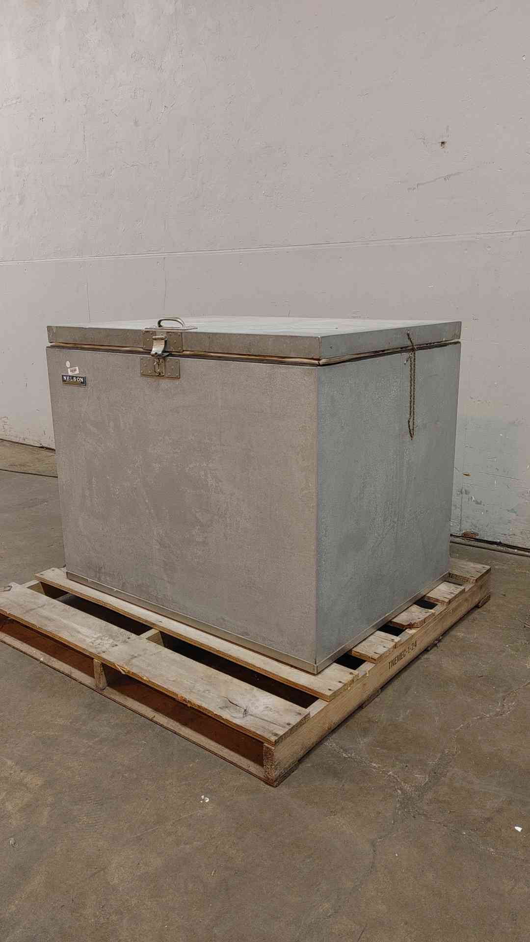 C. Nelson MFG. Dry Ice Storage Chest (104204(104204)