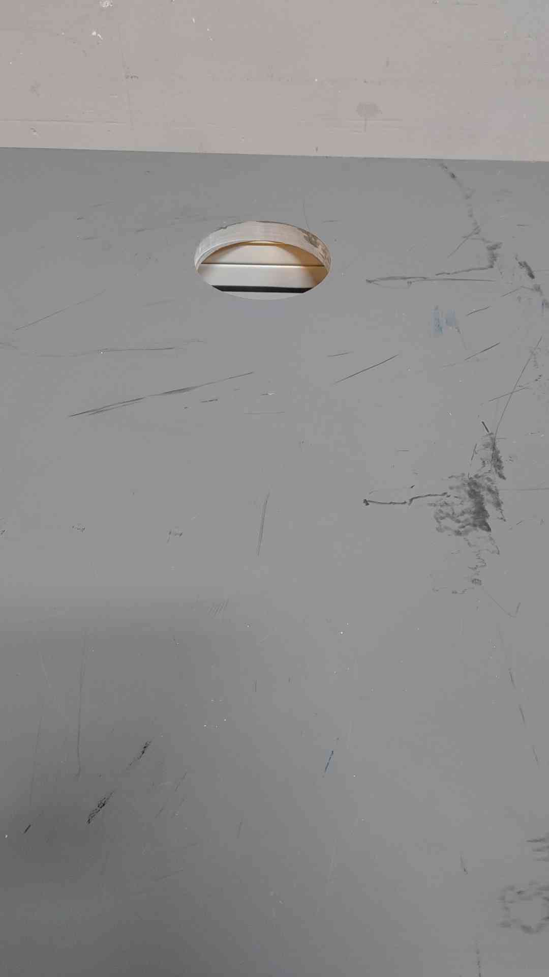 4' Lab Desk with Chem Resistant Counter Top & Metal Frame(104298)